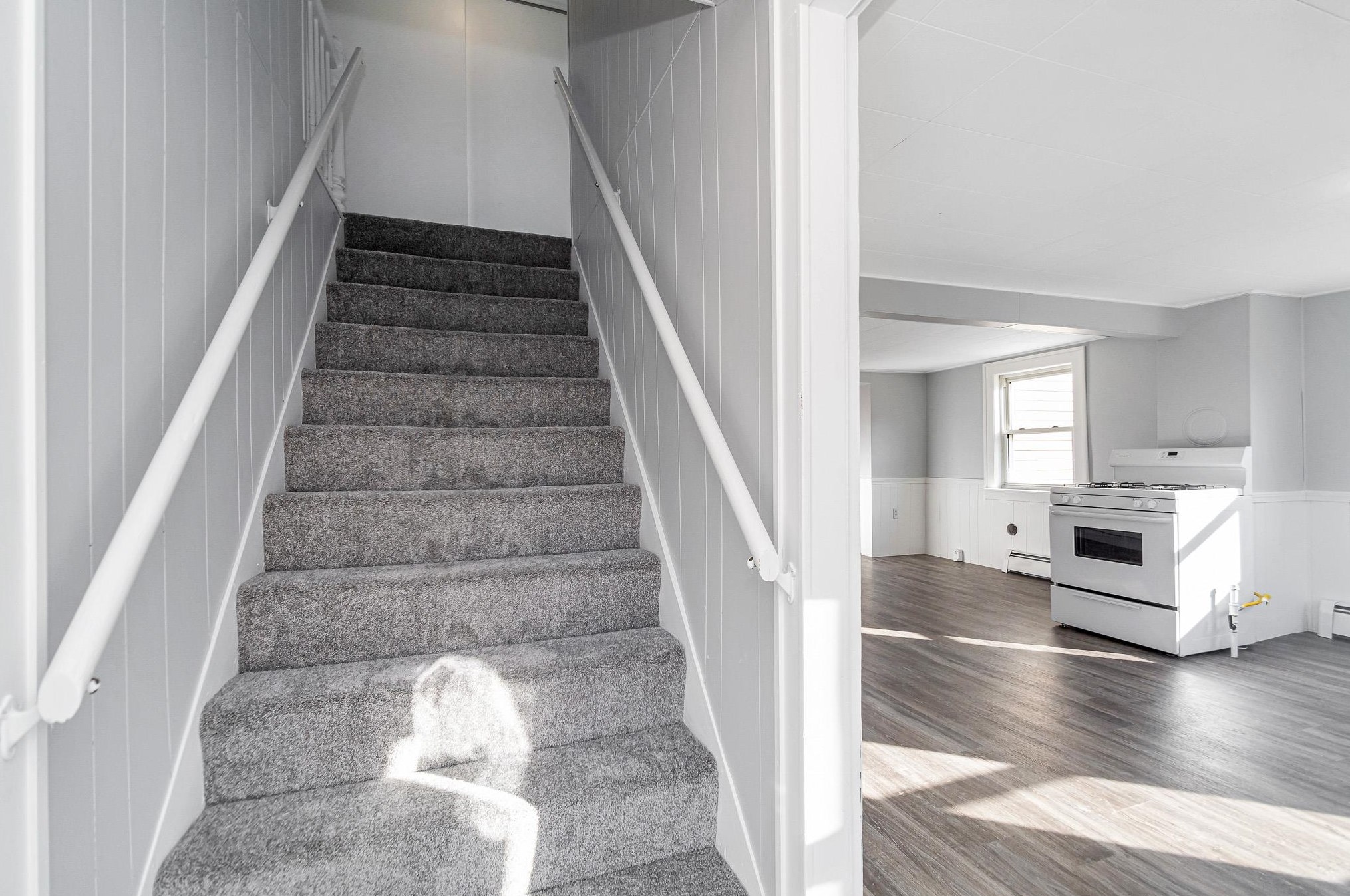 12 Pierce St, Nashua, NH 03060