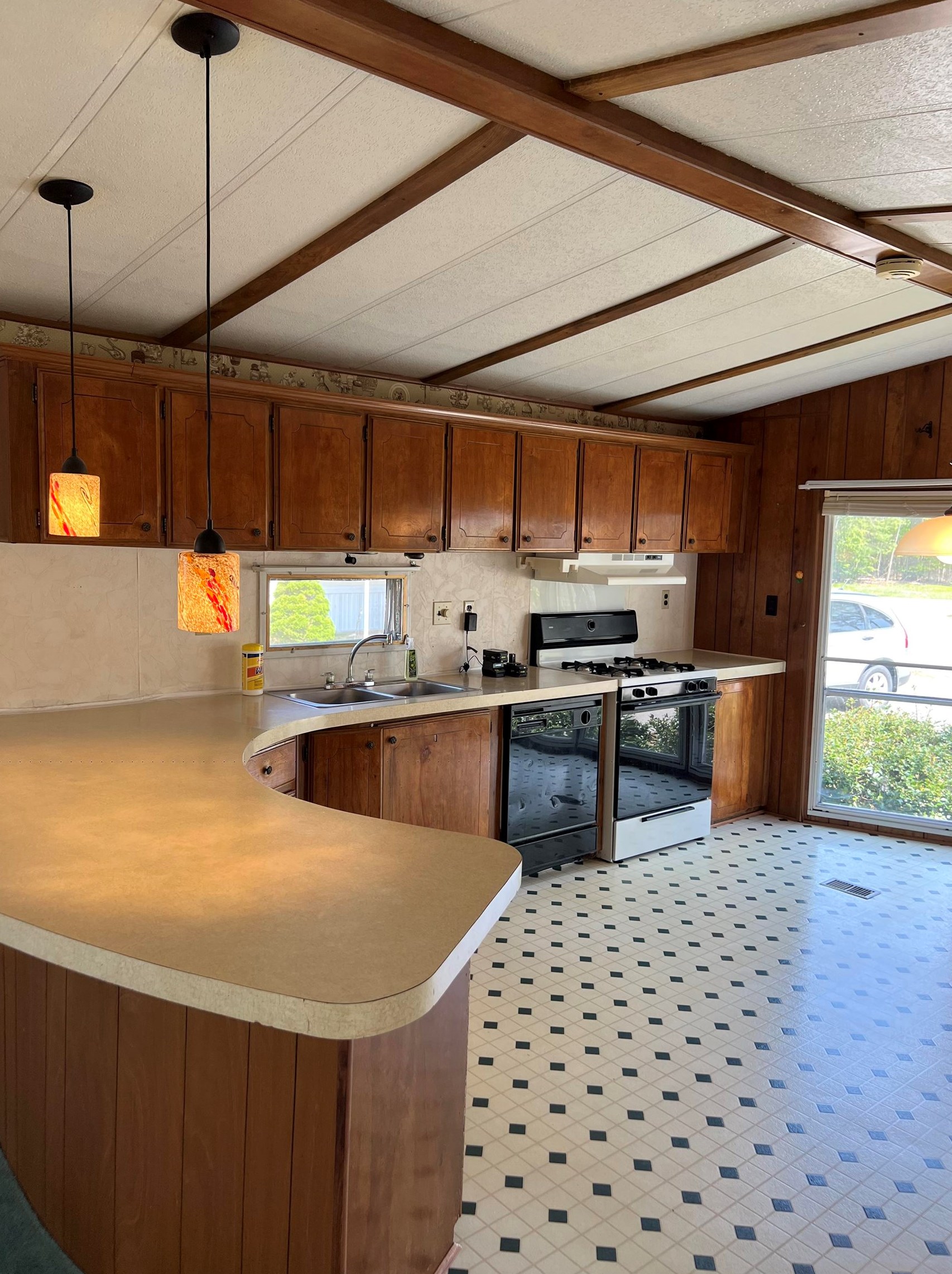 8 Cedar St, Hinsdale, NH 03451
