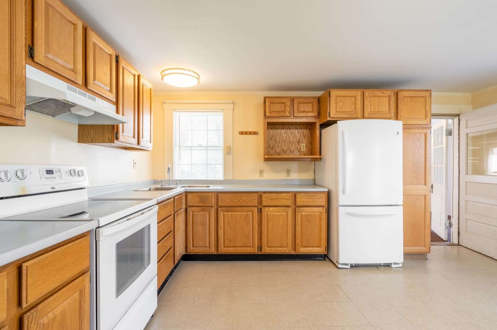 11 Old Stage Rd, Dover, NH 03820