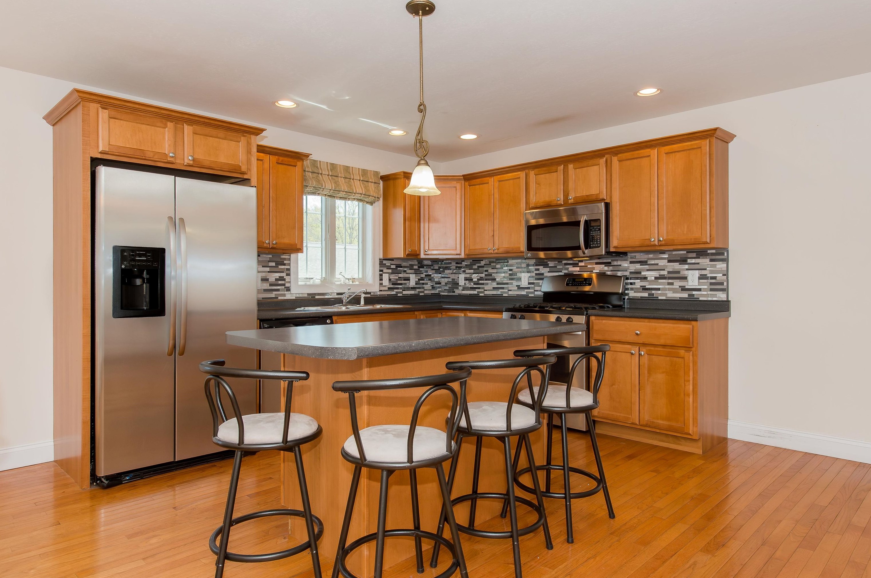 16 Gagne St, Rochester, NH 03867