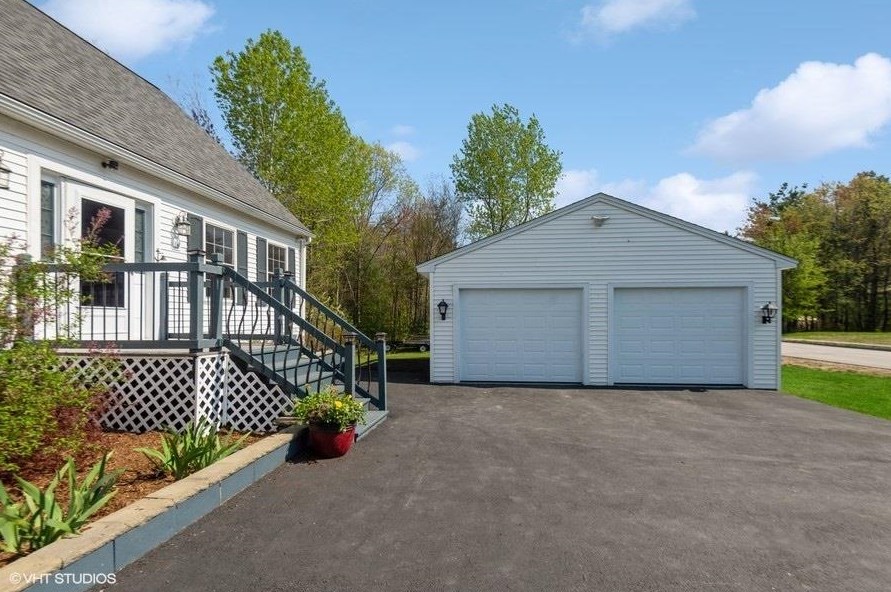 16 Kodiak Ct, Rochester, NH 03868-8626