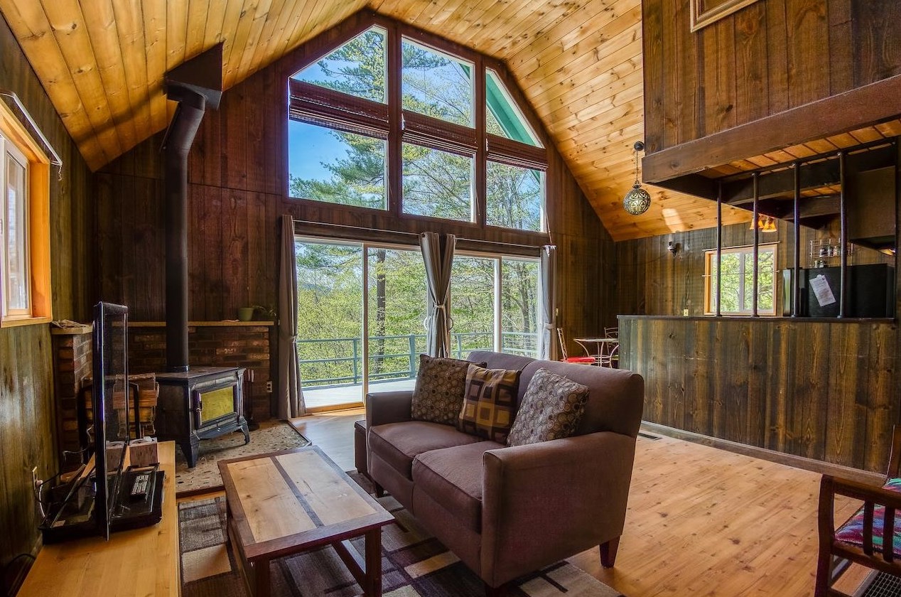 14 Jungfrau Rd, Madison, NH 03849