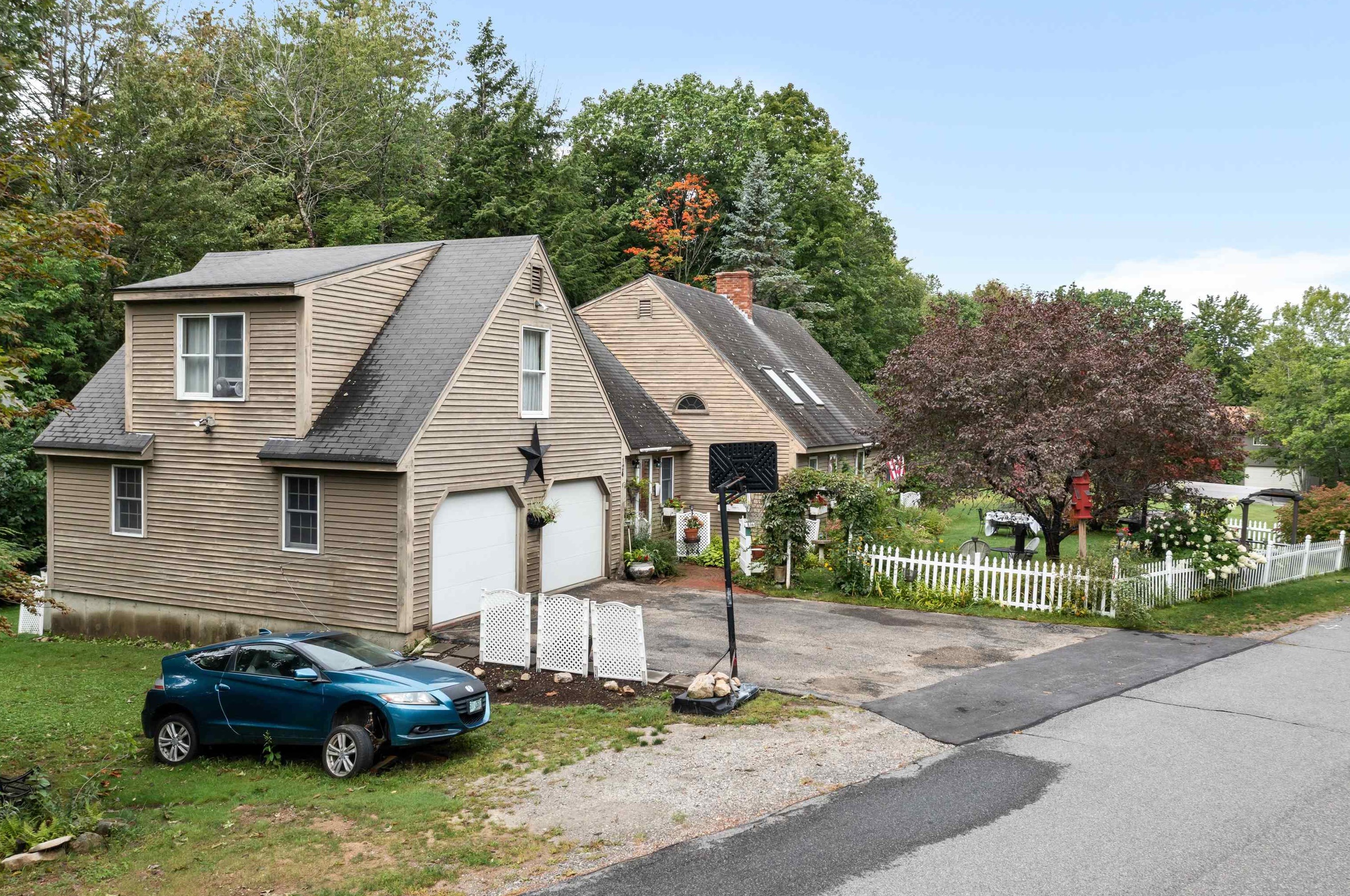 124 Valley Dr, Laconia, NH 03249