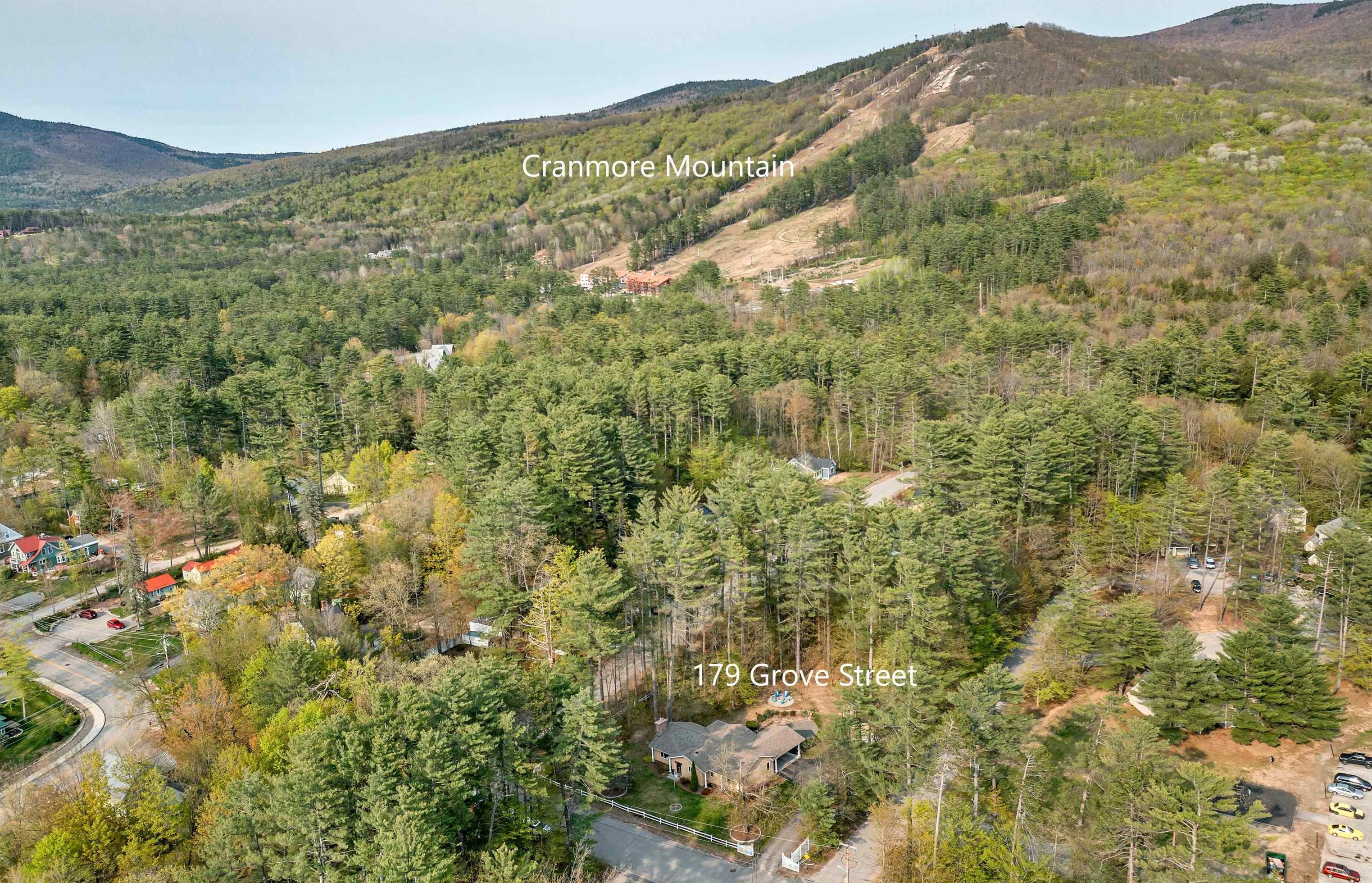 179 Grove St, Hales Location, NH 03860