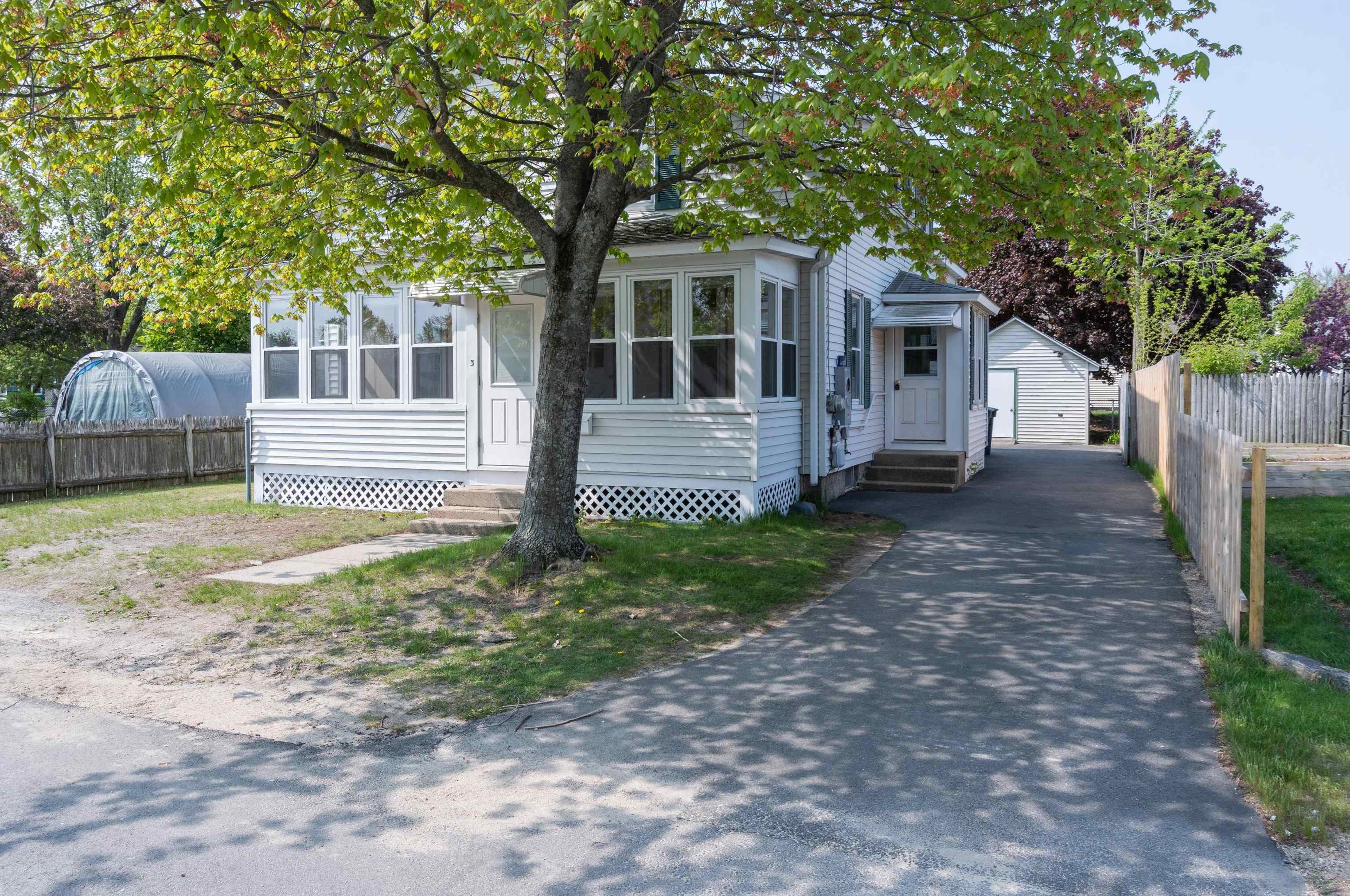 3 Edwards St, Nashua, NH 03060