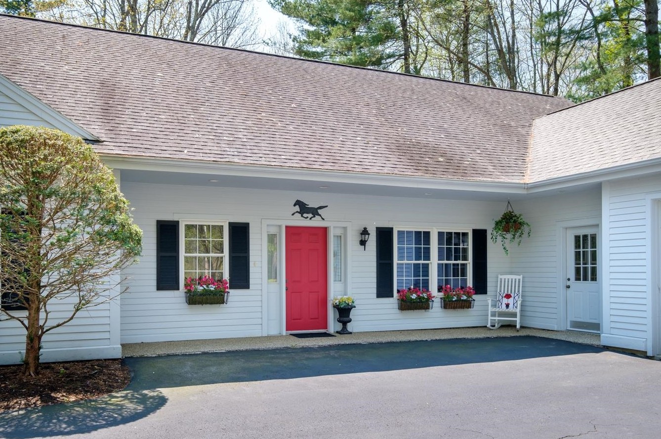 3 Morningstar Dr, Stratham, NH 03885