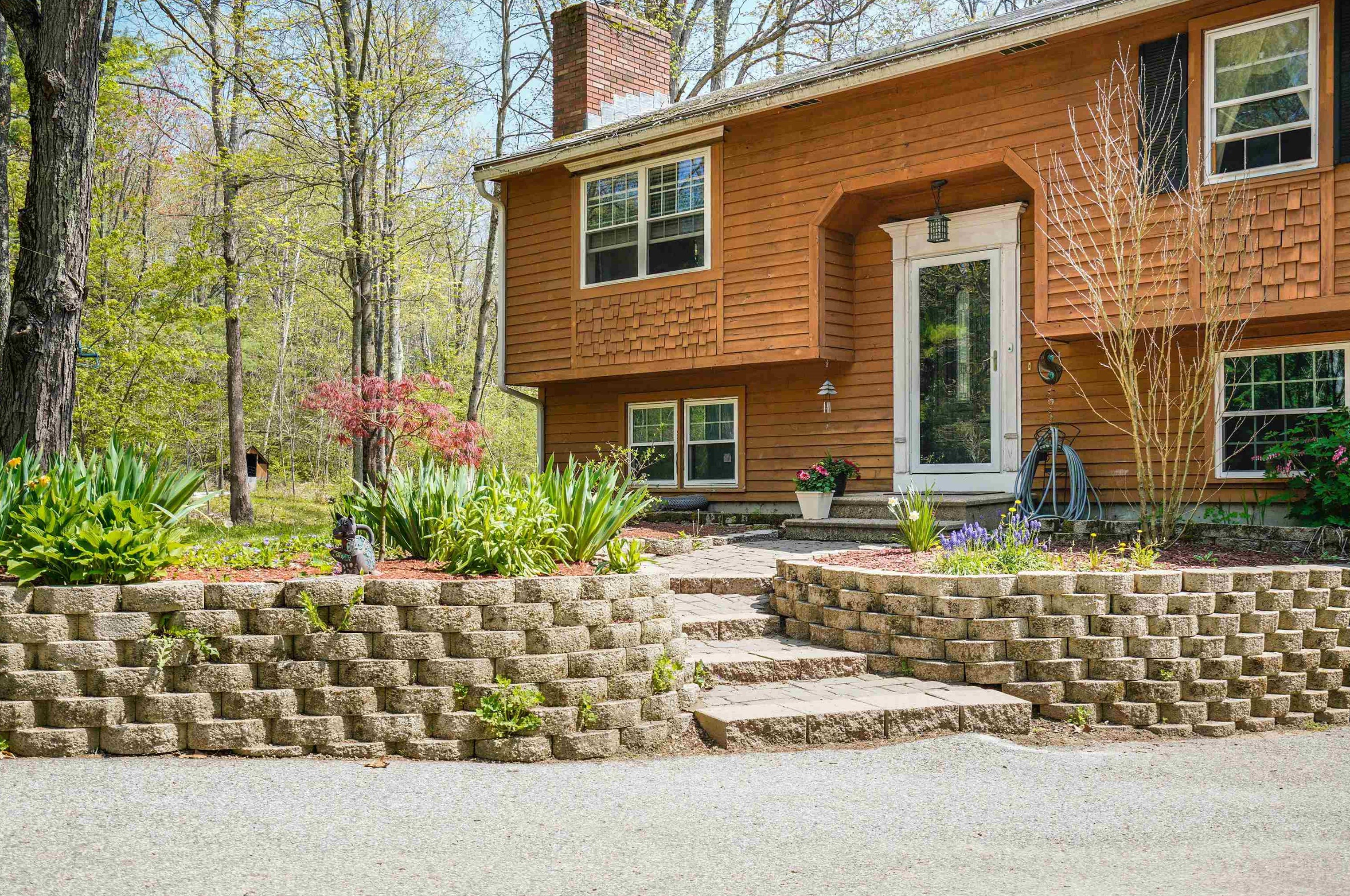 44 Cameo Ct, Auburn, NH 03032