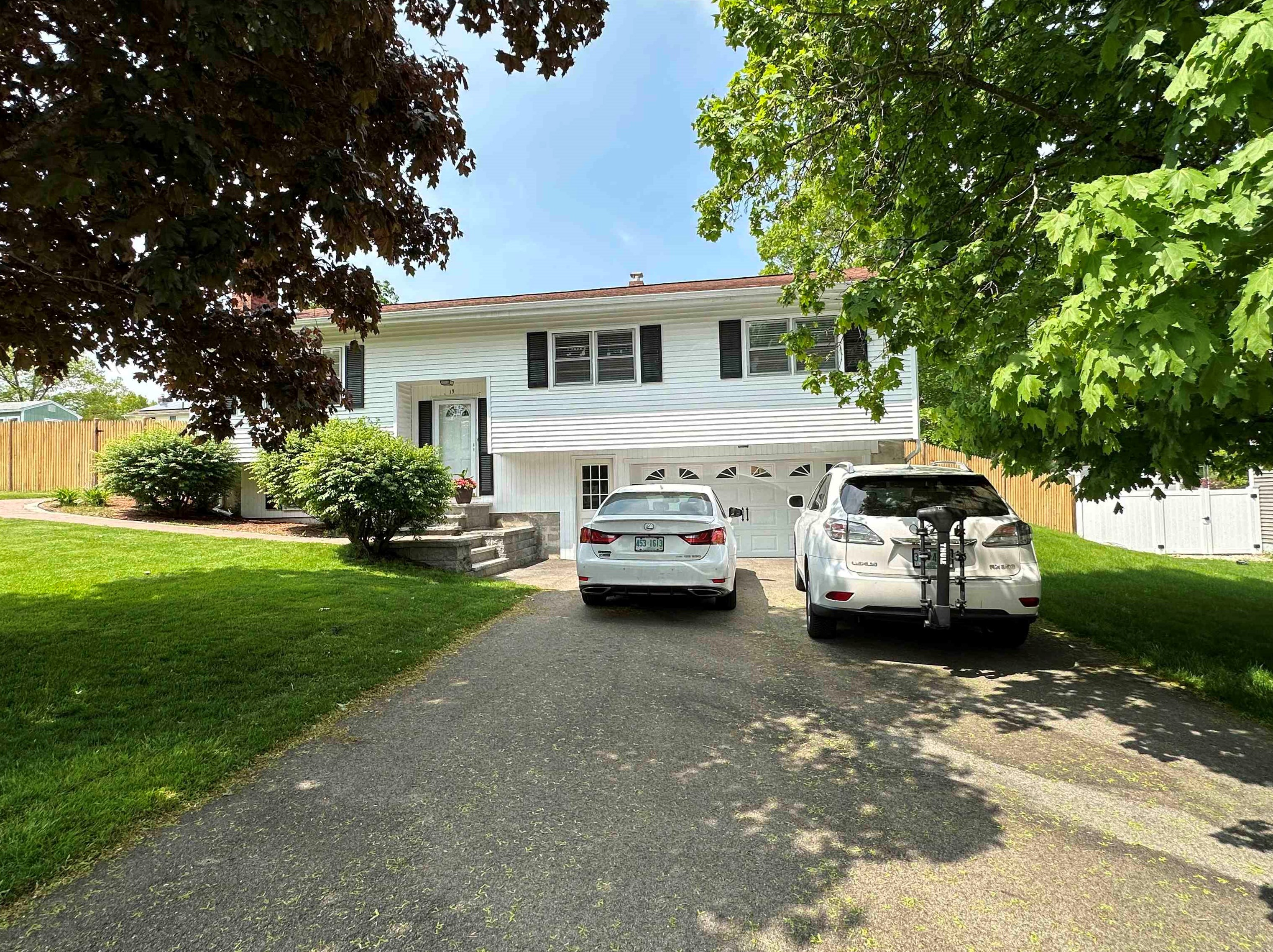 19 Northwood Dr, Nashua, NH 03063