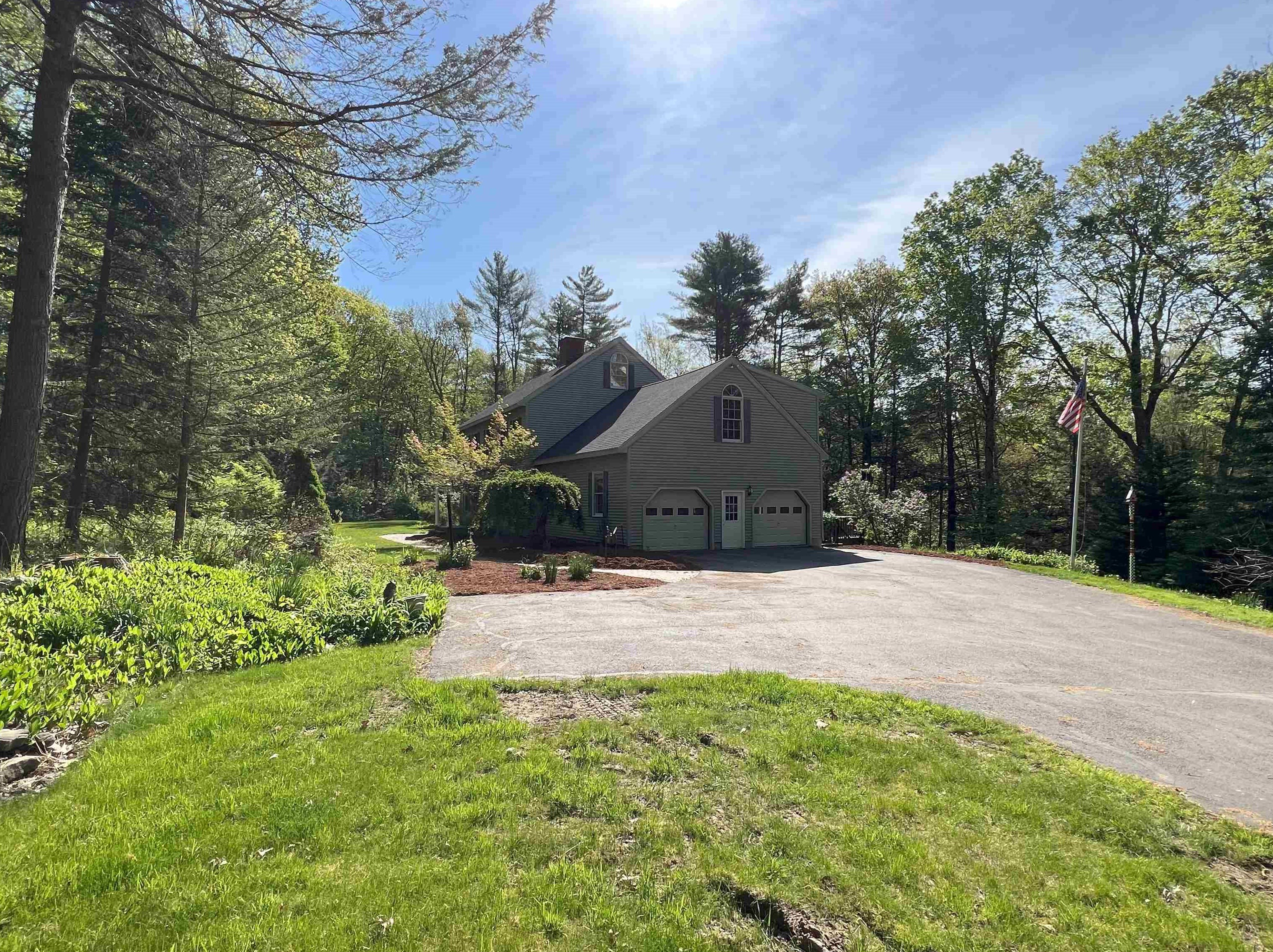 76 Dudley Rd, Kensington, NH 03833