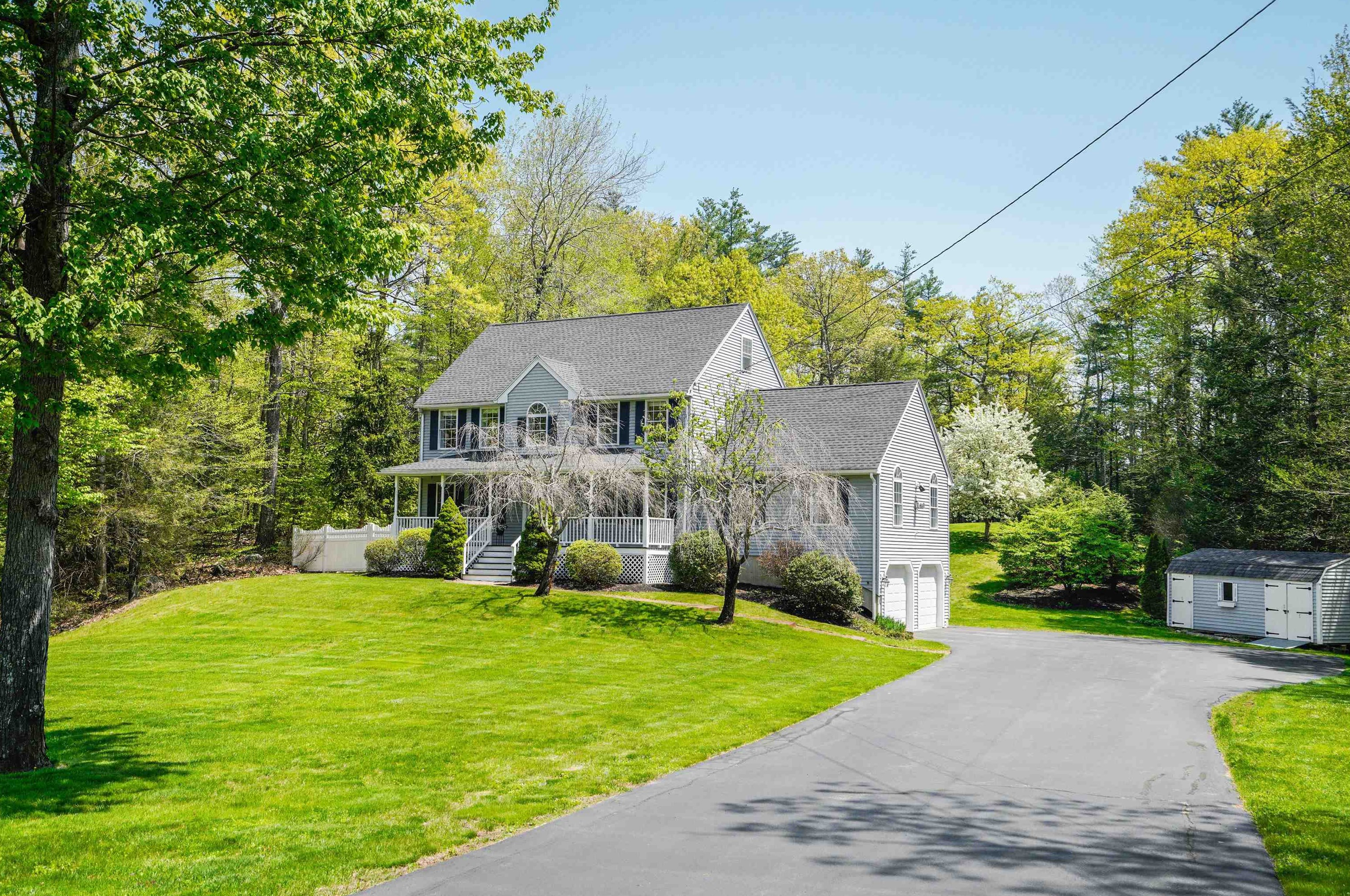 5 Diane Ln, Sandown, NH 03873