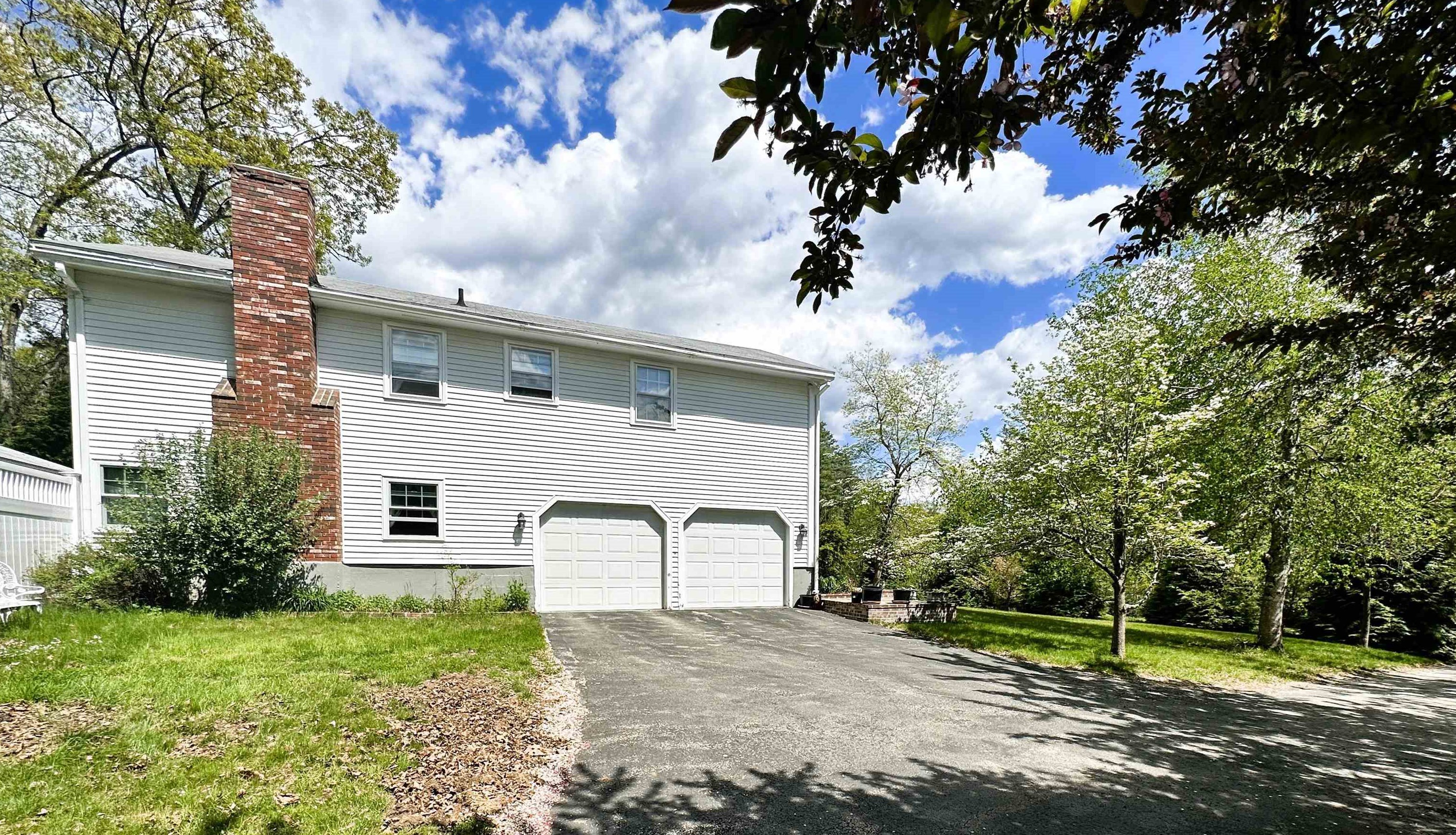 33 Sharon Rd, Windham, NH 03087-2212