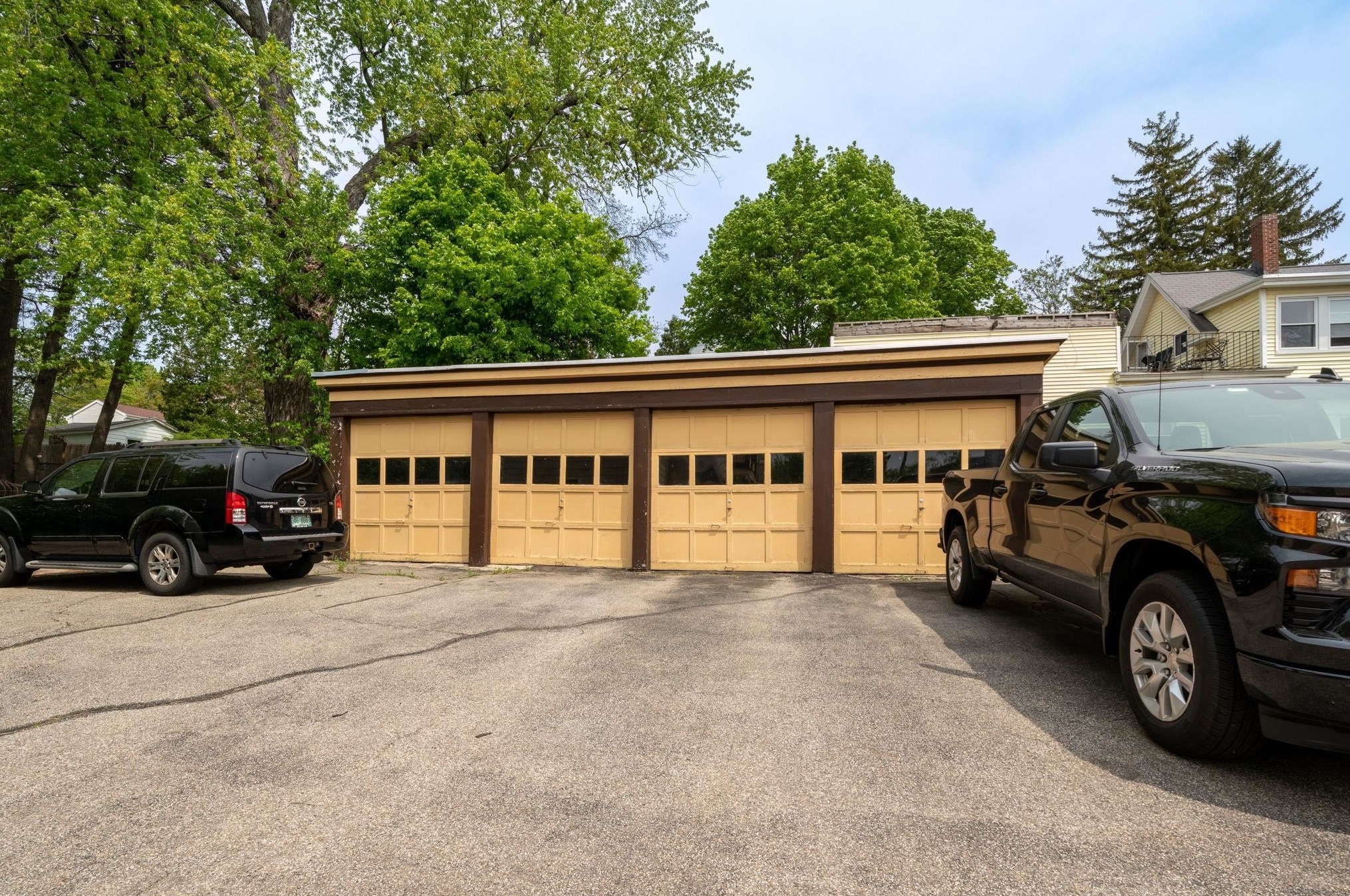 75 Ashland St, Manchester NH  03104-5115 exterior