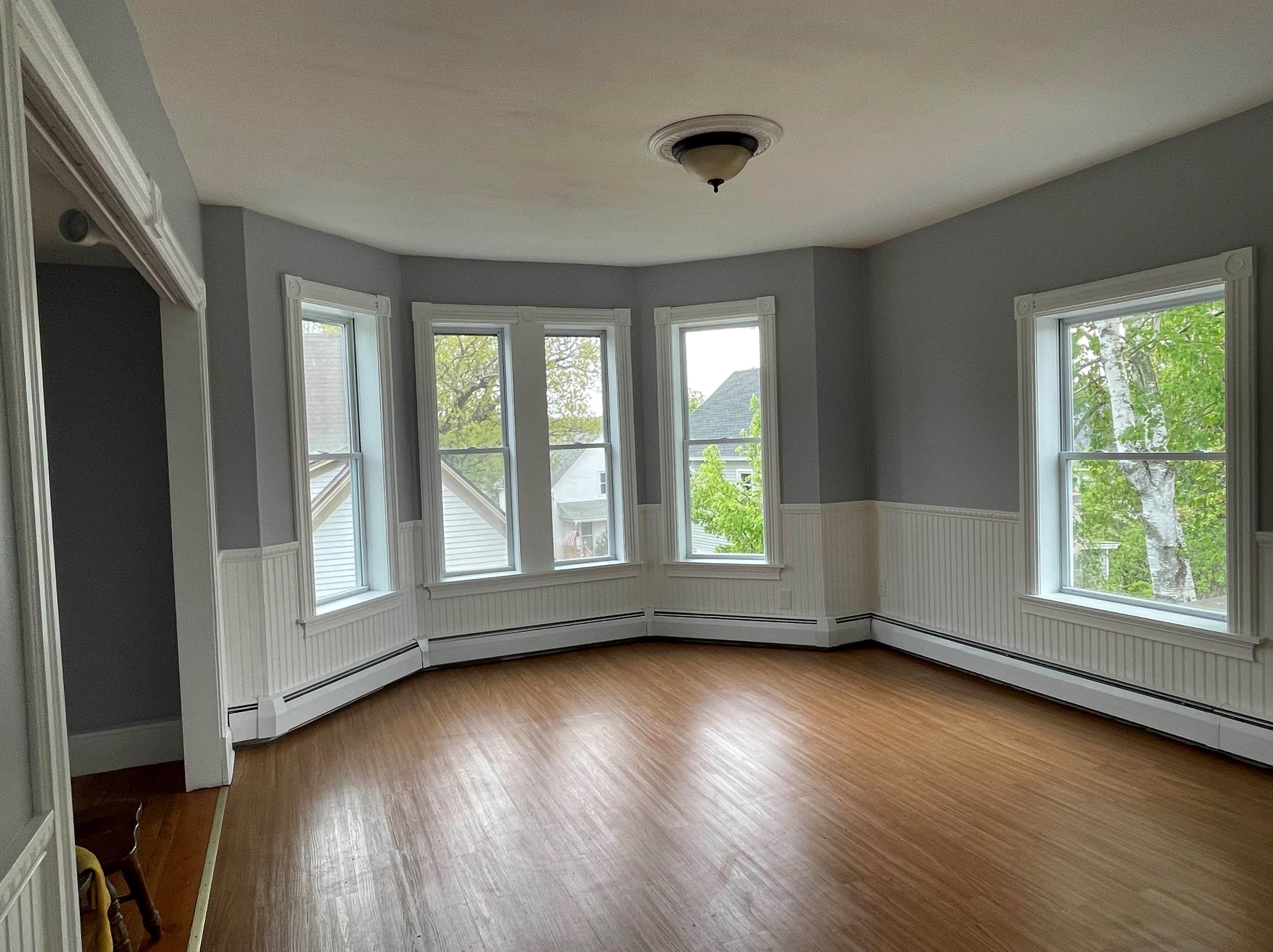13 Arch St, Tilton, NH 03276