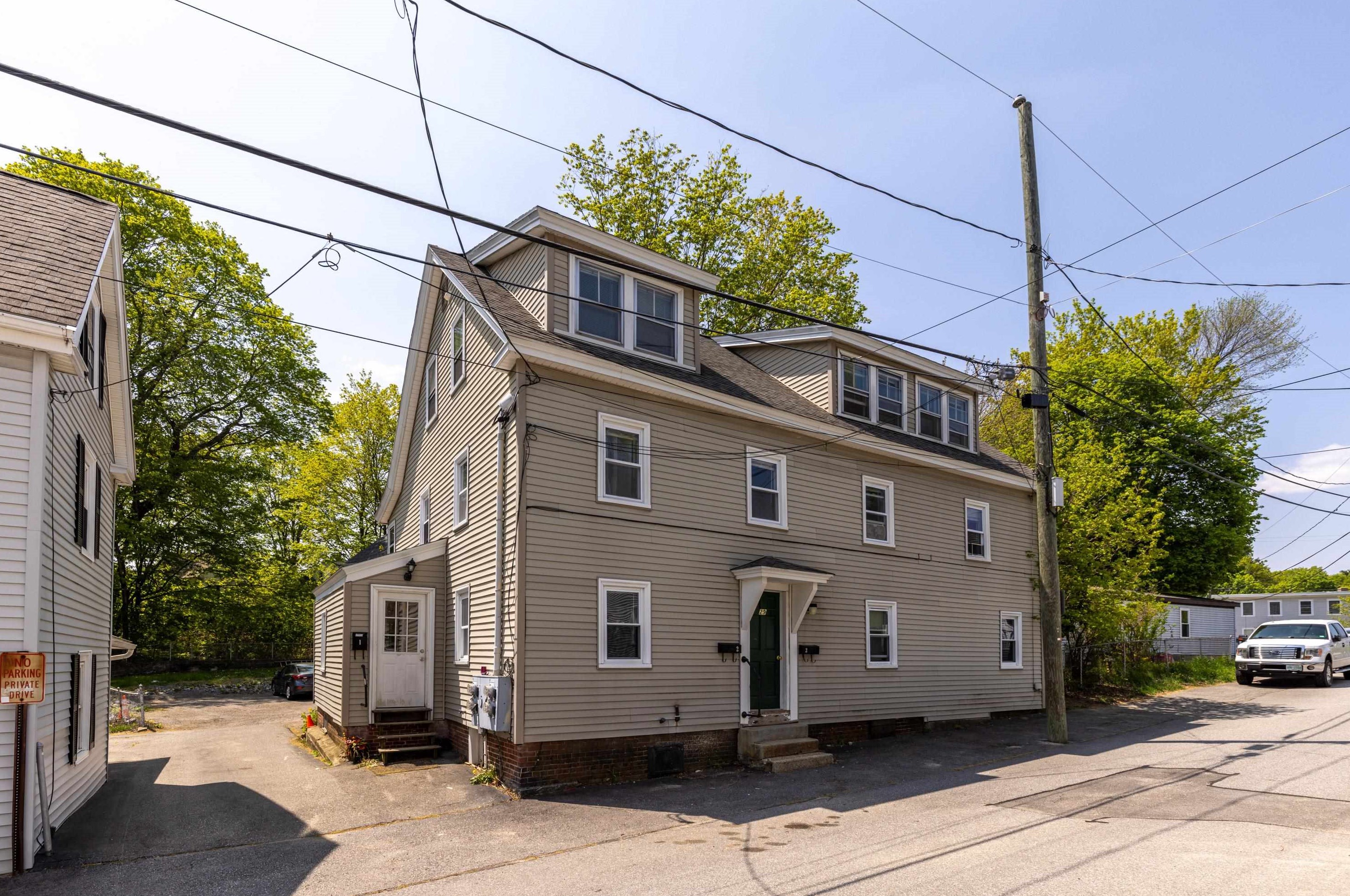 29 Central St, Newmarket, NH 03857-1604