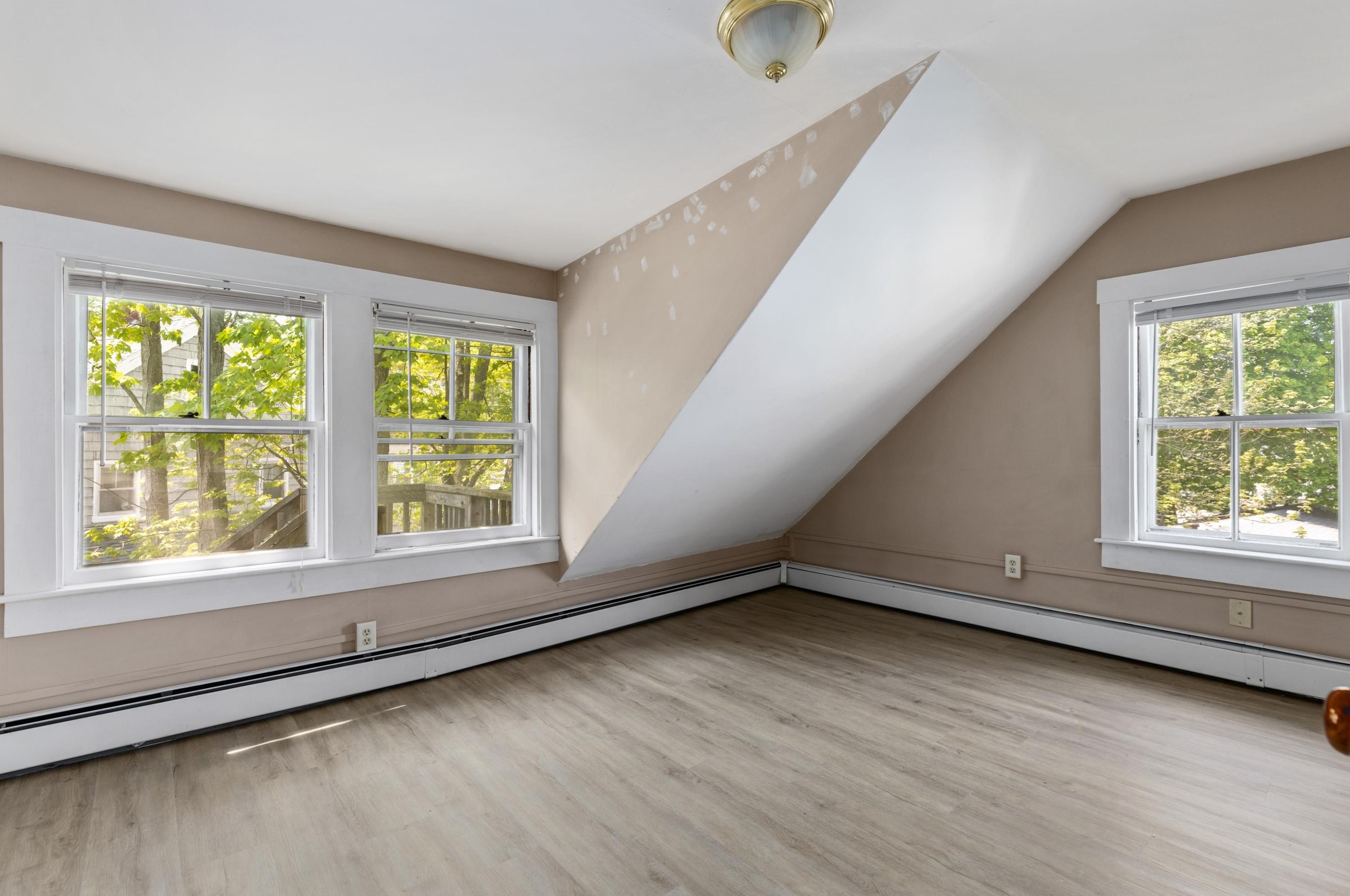 29 Central St, Newmarket NH 03857-1604 exterior