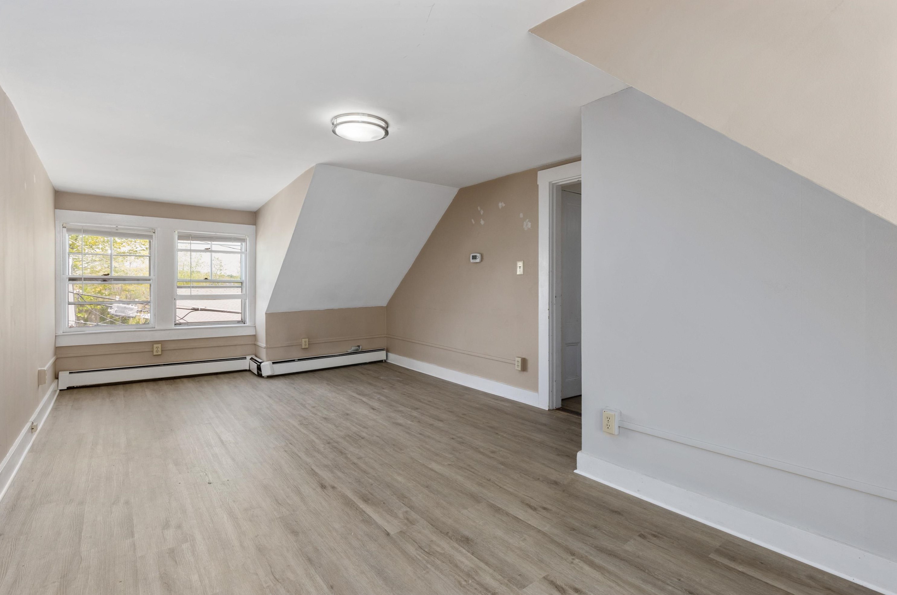 29 Central St, Newmarket NH 03857-1604 exterior