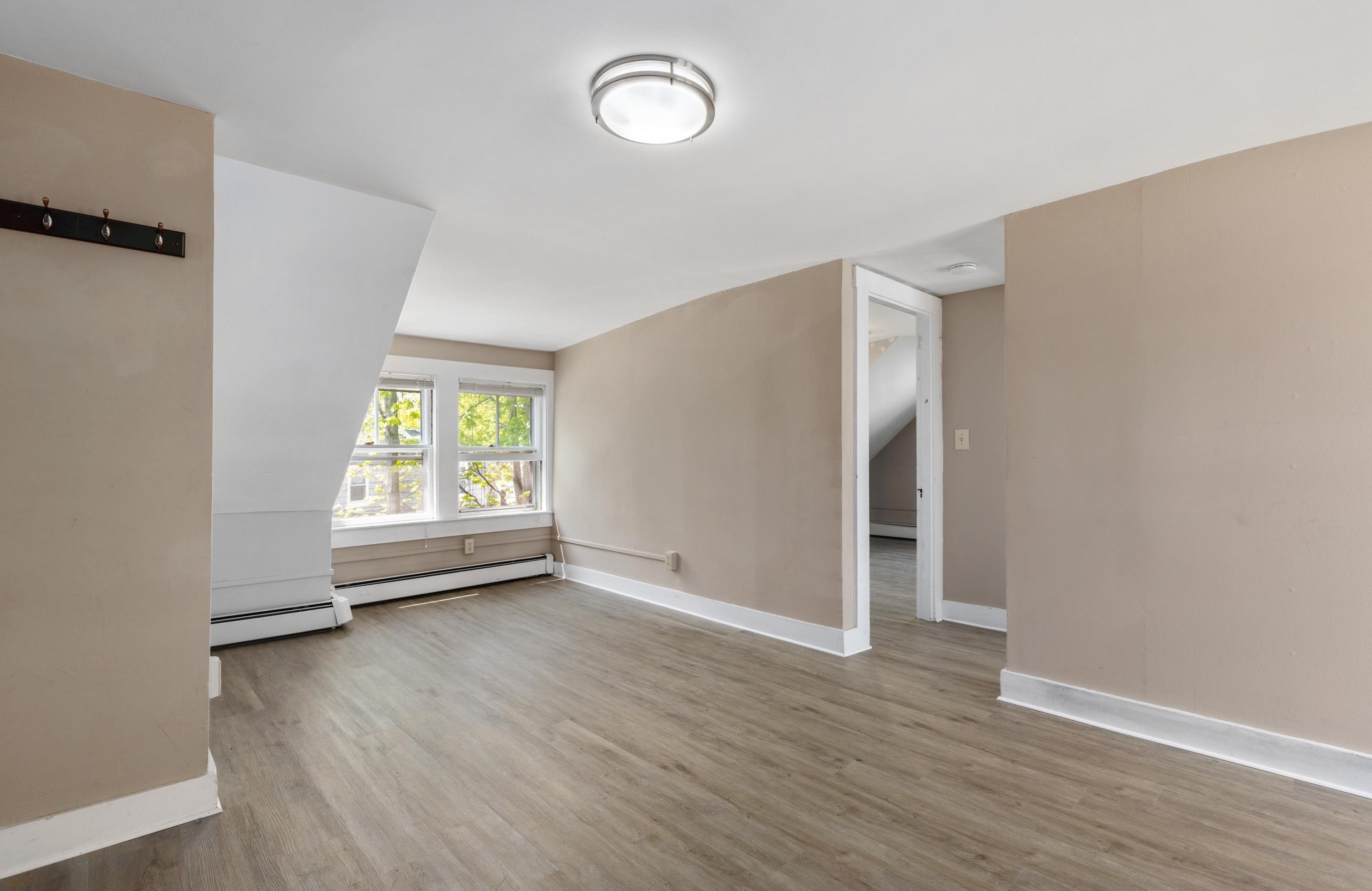 29 Central St, Newmarket NH 03857-1604 exterior