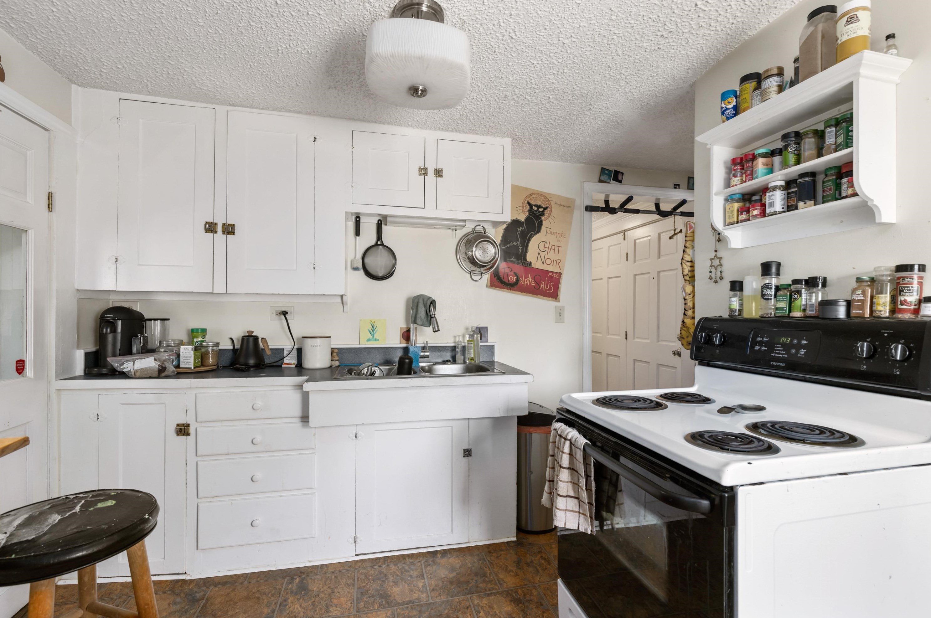 29 Central St, Newmarket NH 03857-1604 exterior