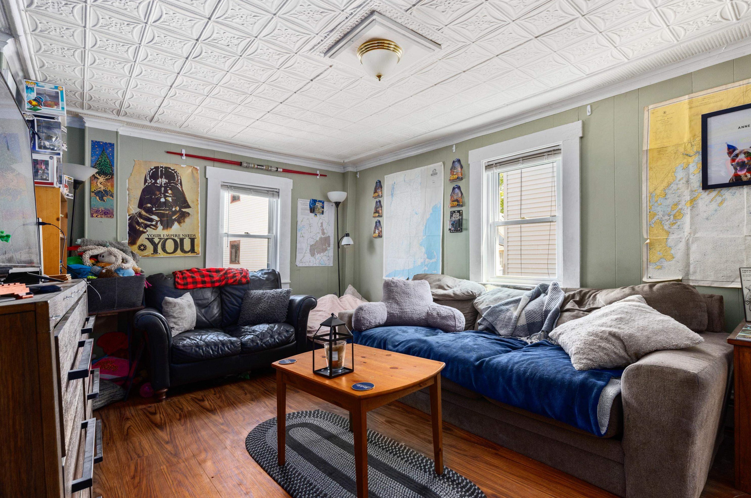 29 Central St, Newmarket NH 03857-1604 exterior