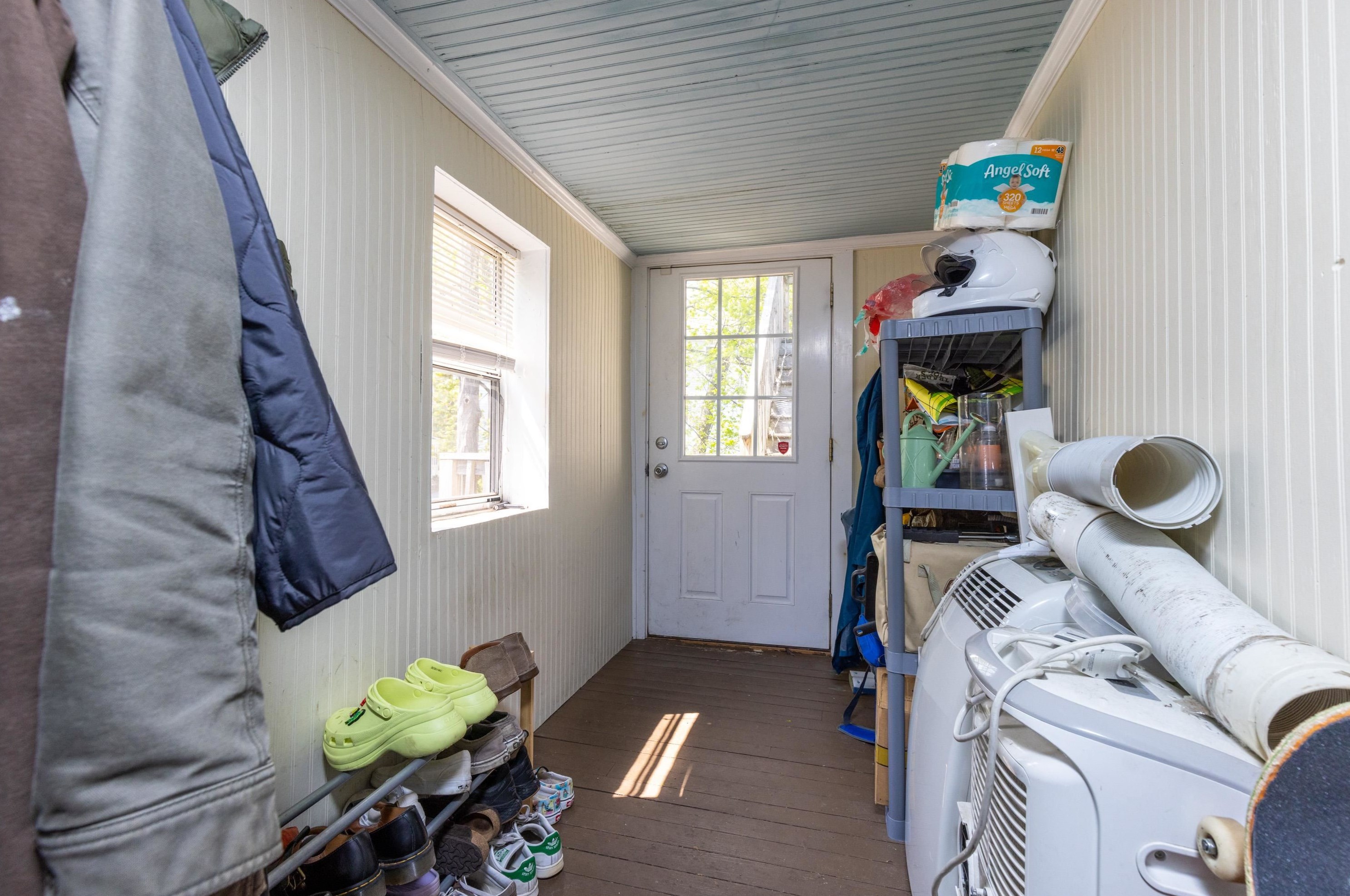 29 Central St, Newmarket NH 03857-1604 exterior