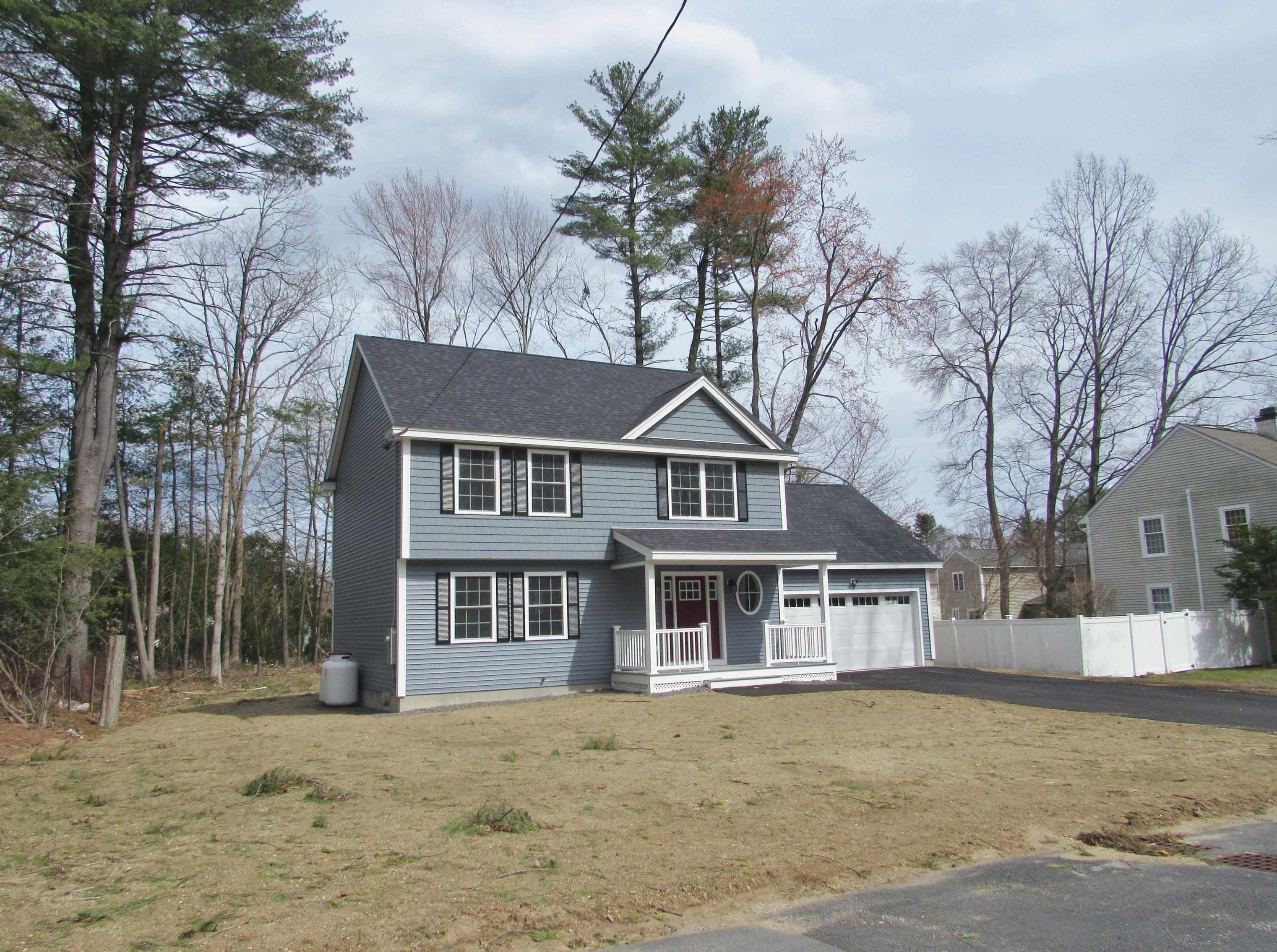 37 Shady Ln, Manchester, NH 03104-2113