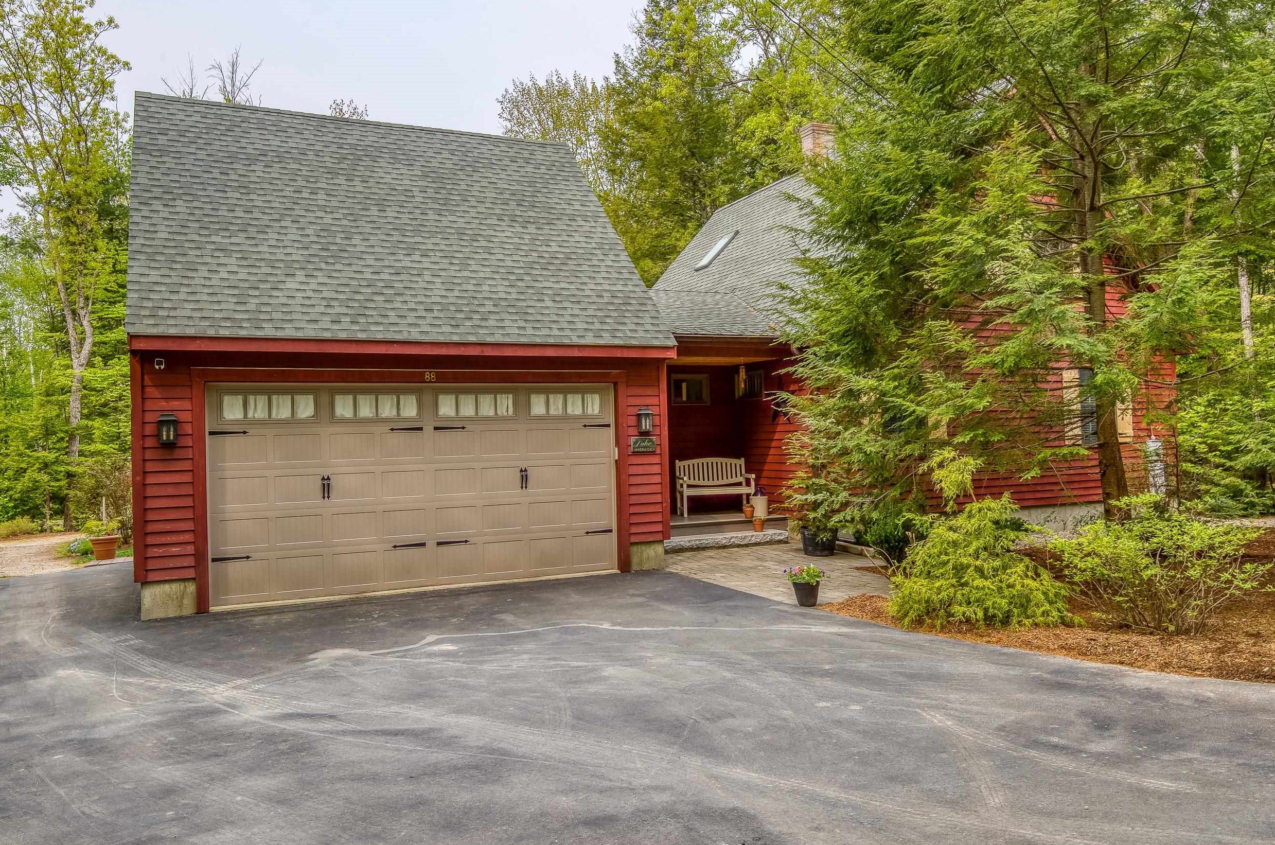 88 Deer Run Dr, Freedom, NH 03836