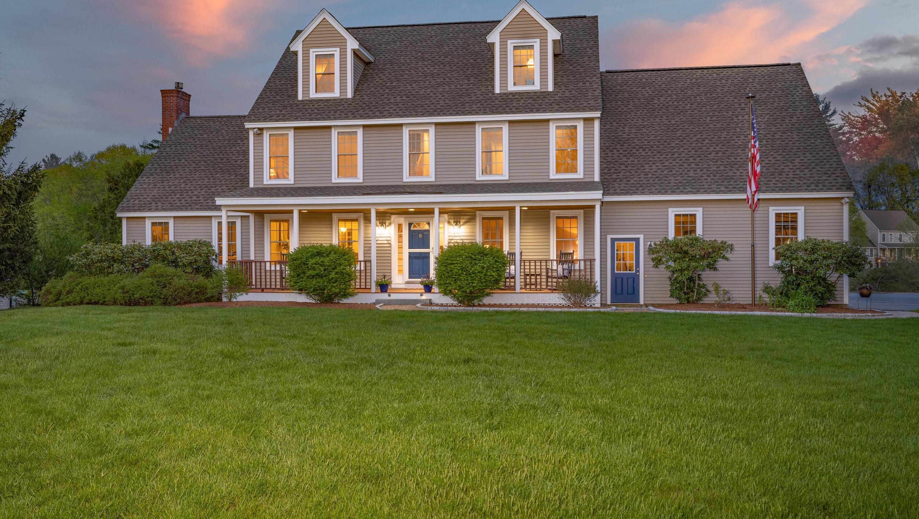 9 Strawberry Ln, Stratham, NH 03885