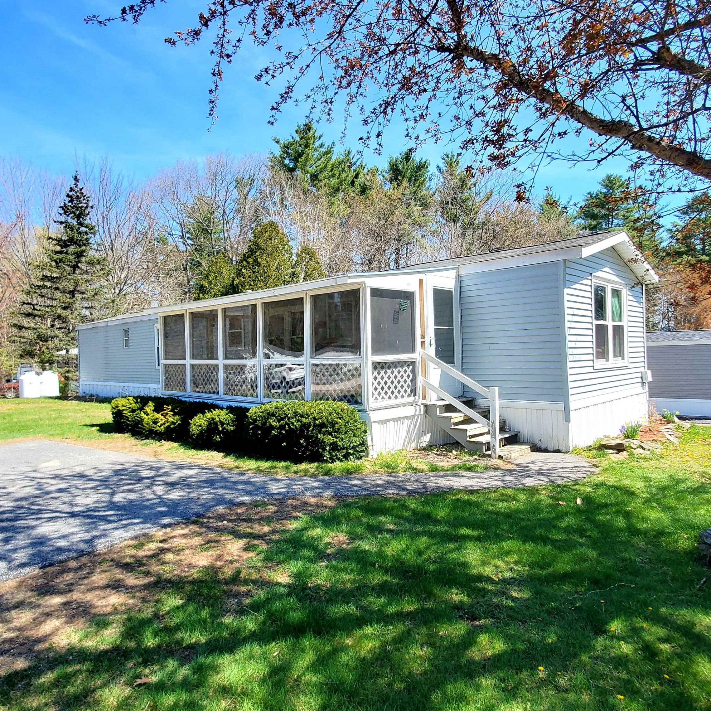 17 Pine Hill Rd, Tilton, NH 03276