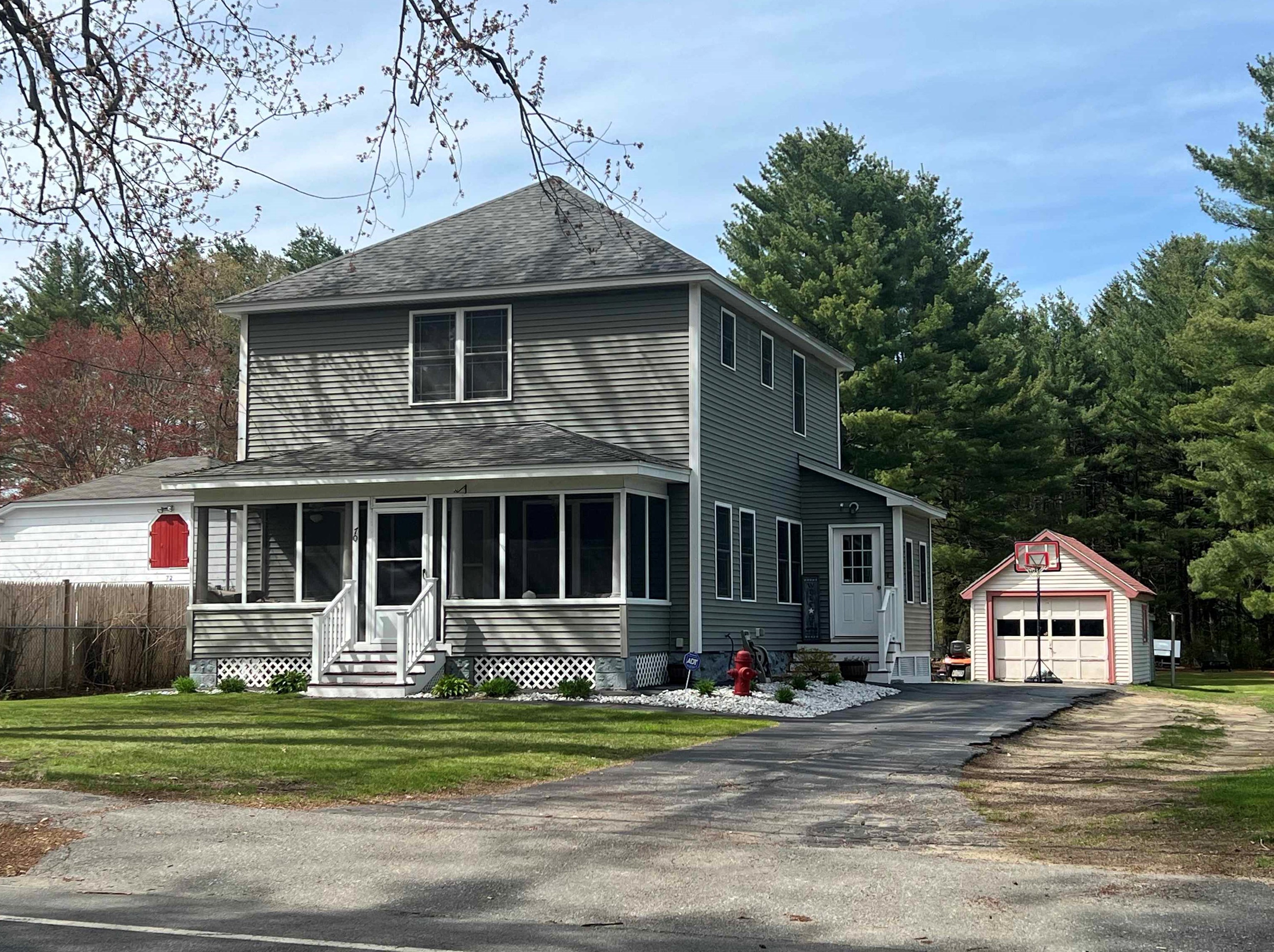 70 School St, Salem, NH 03079
