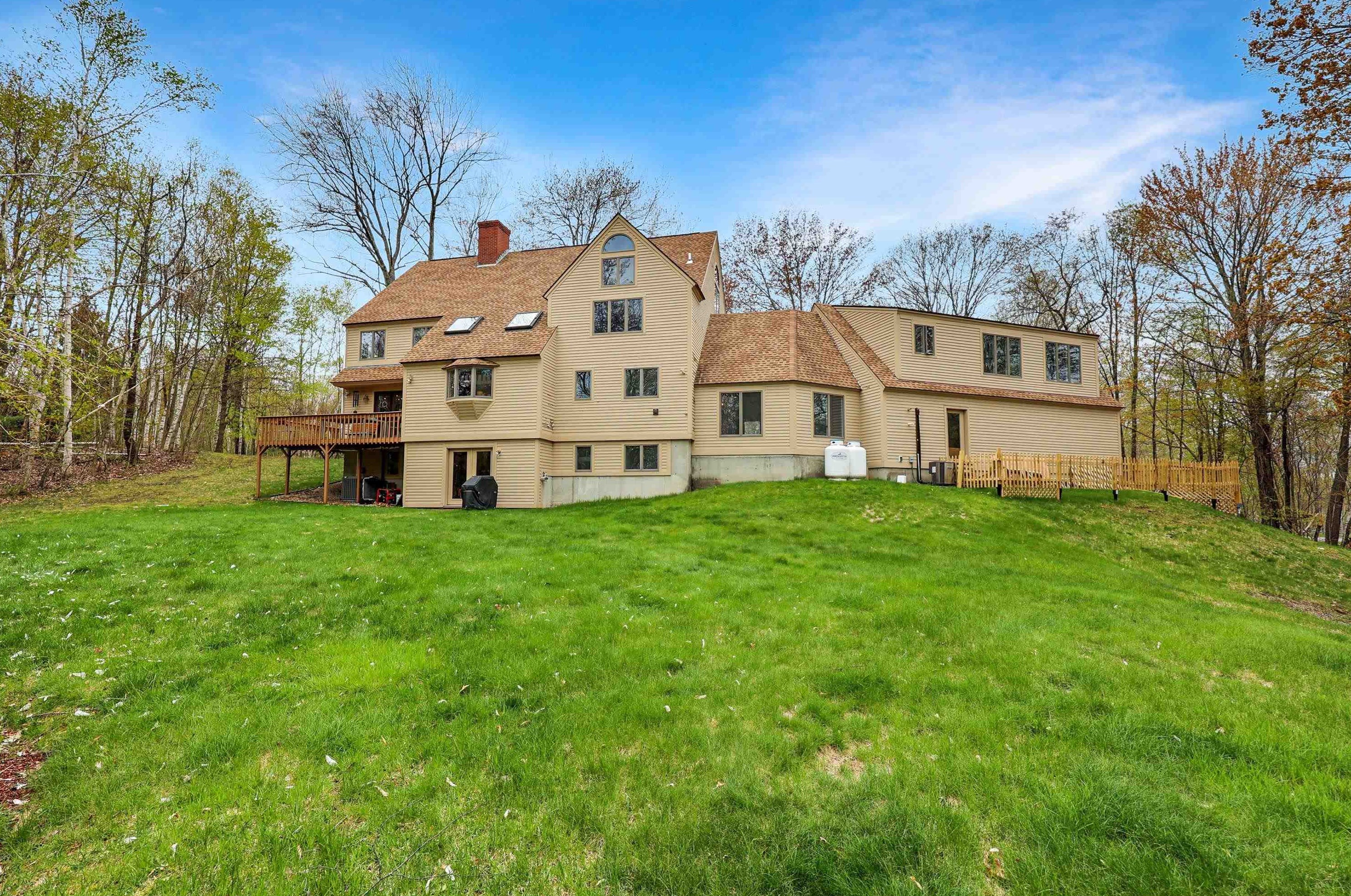 18 Tonga Dr, Concord, NH 03304