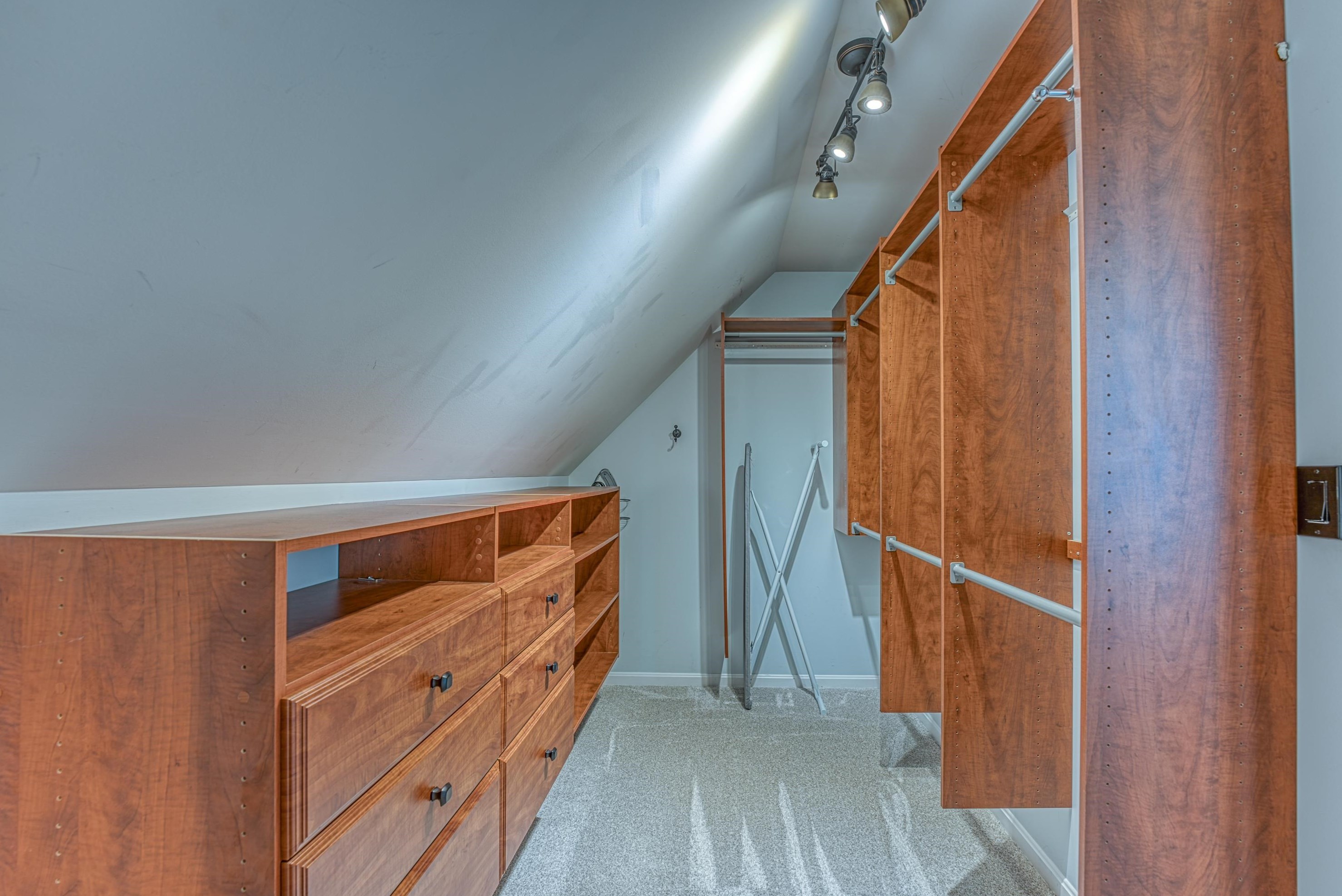 81 Chaddarin Ln, Bridgewater NH  03264-4401 exterior