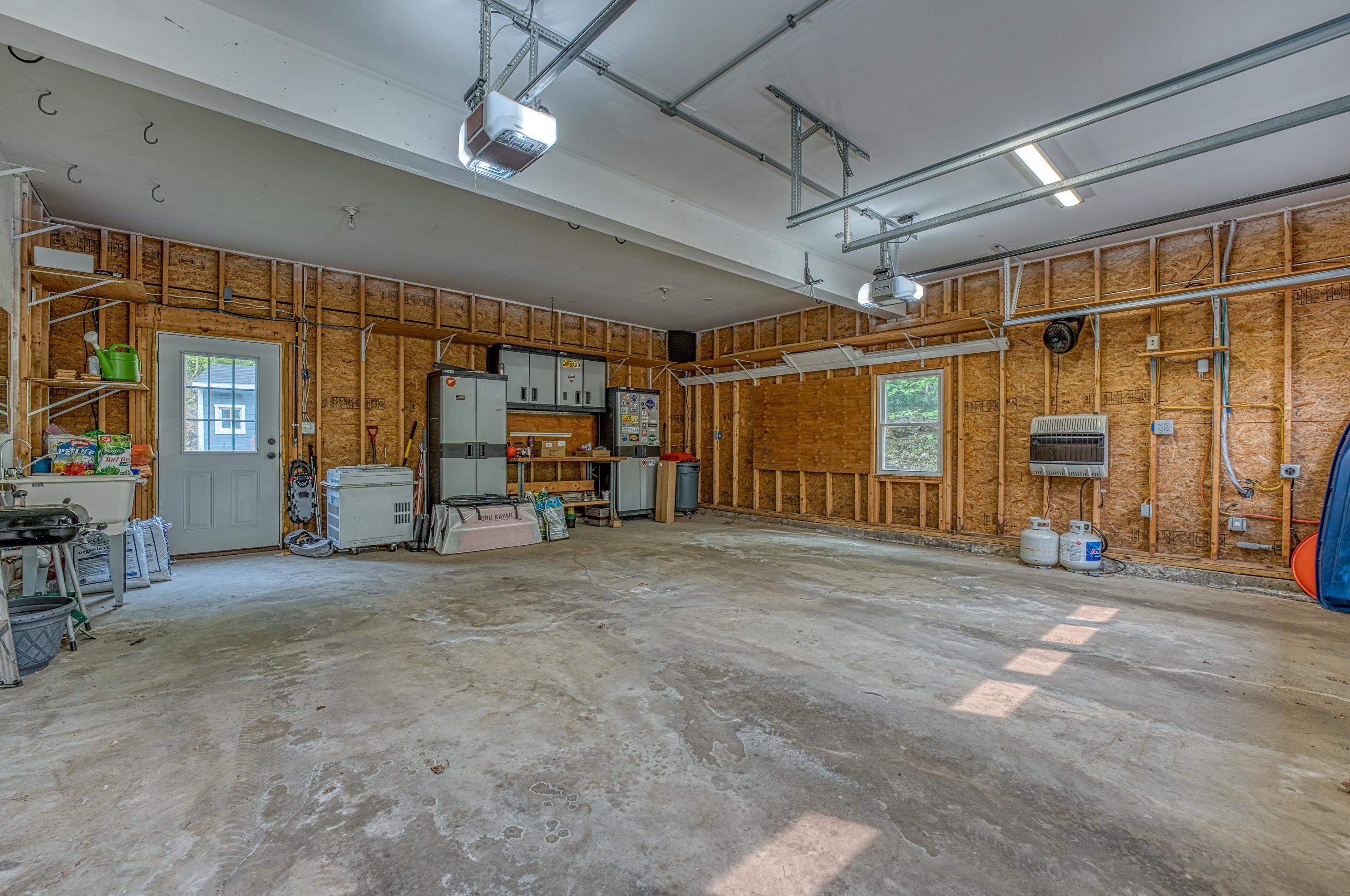 81 Chaddarin Ln, Bridgewater NH  03264-4401 exterior