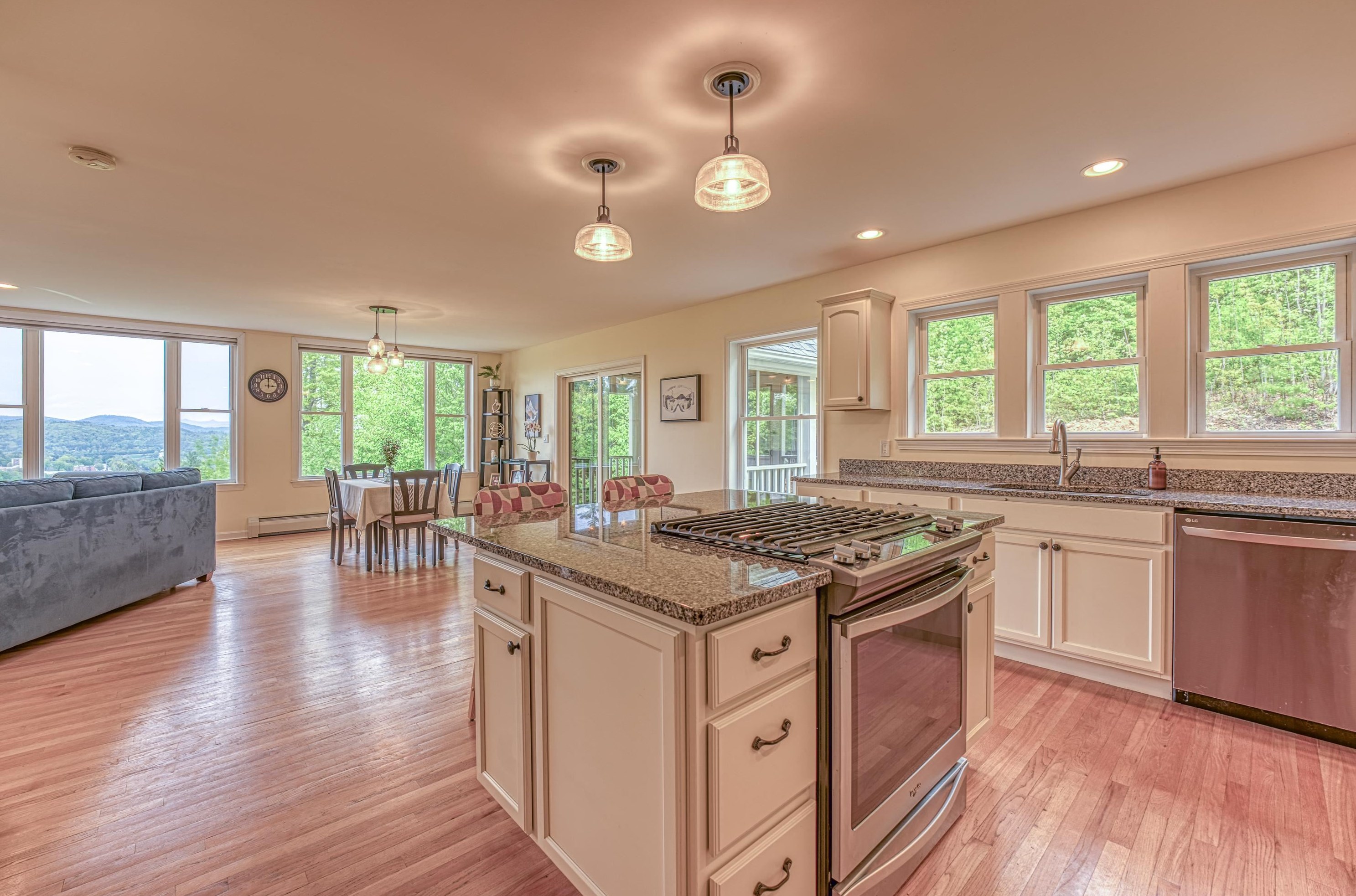 81 Chaddarin Ln, Bridgewater NH  03264-4401 exterior