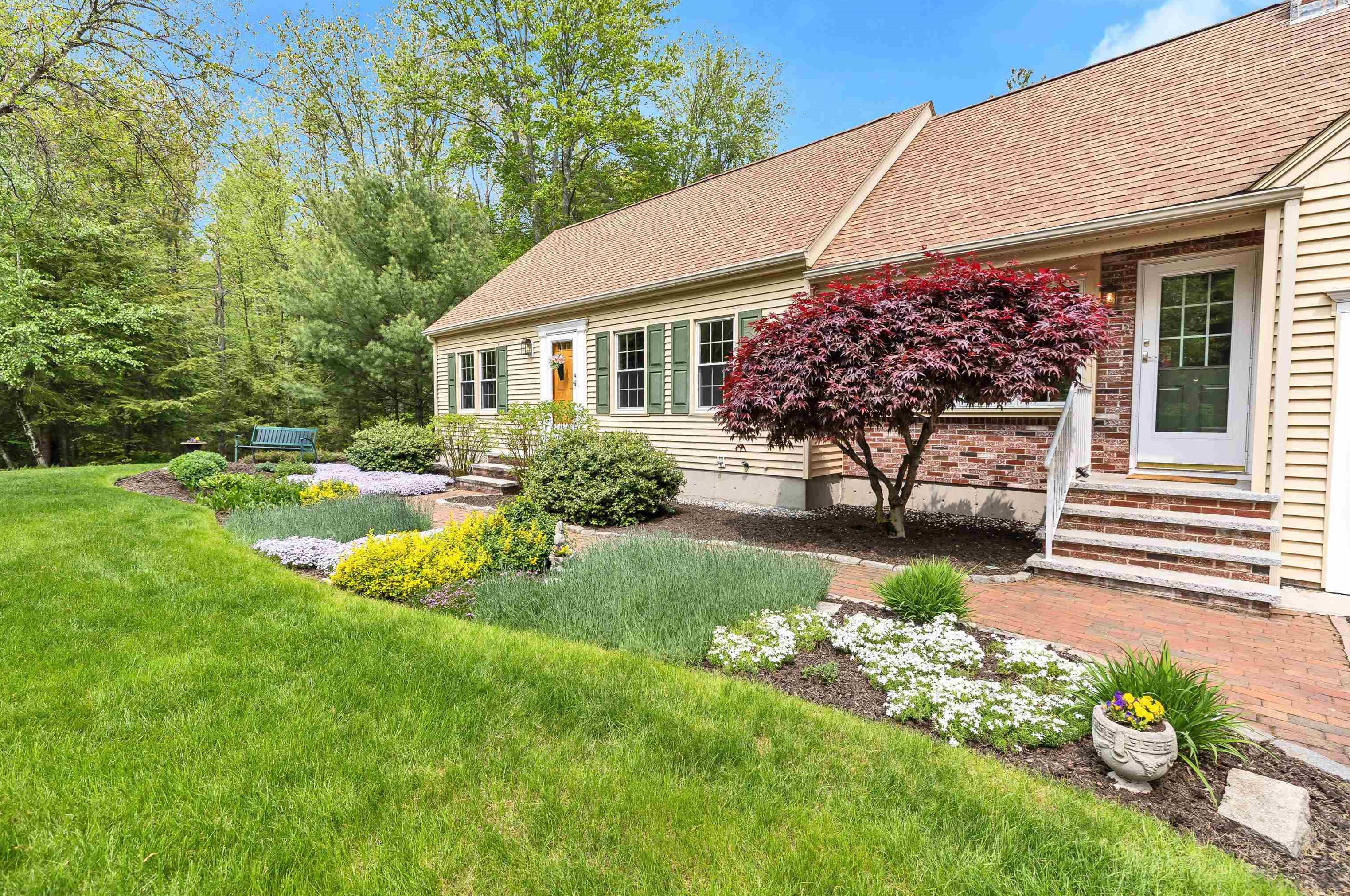 26 Tanager Rd, Goffstown, NH 03045