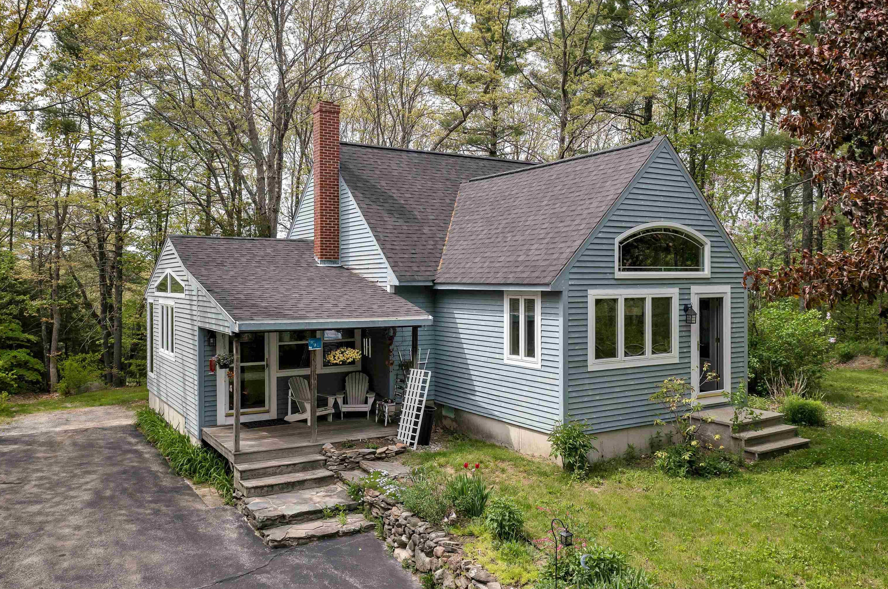 22 Hillside Dr, Raymond, NH 03077