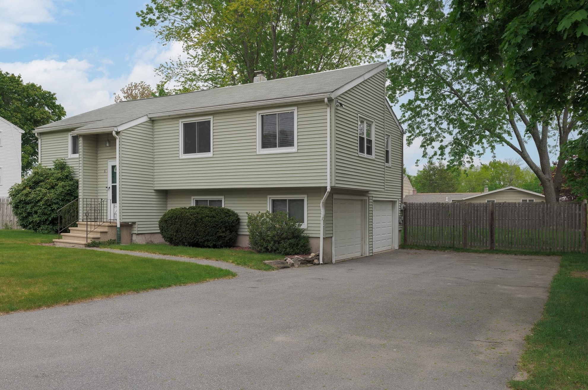 6 Rena Ave, Salem, NH 03079