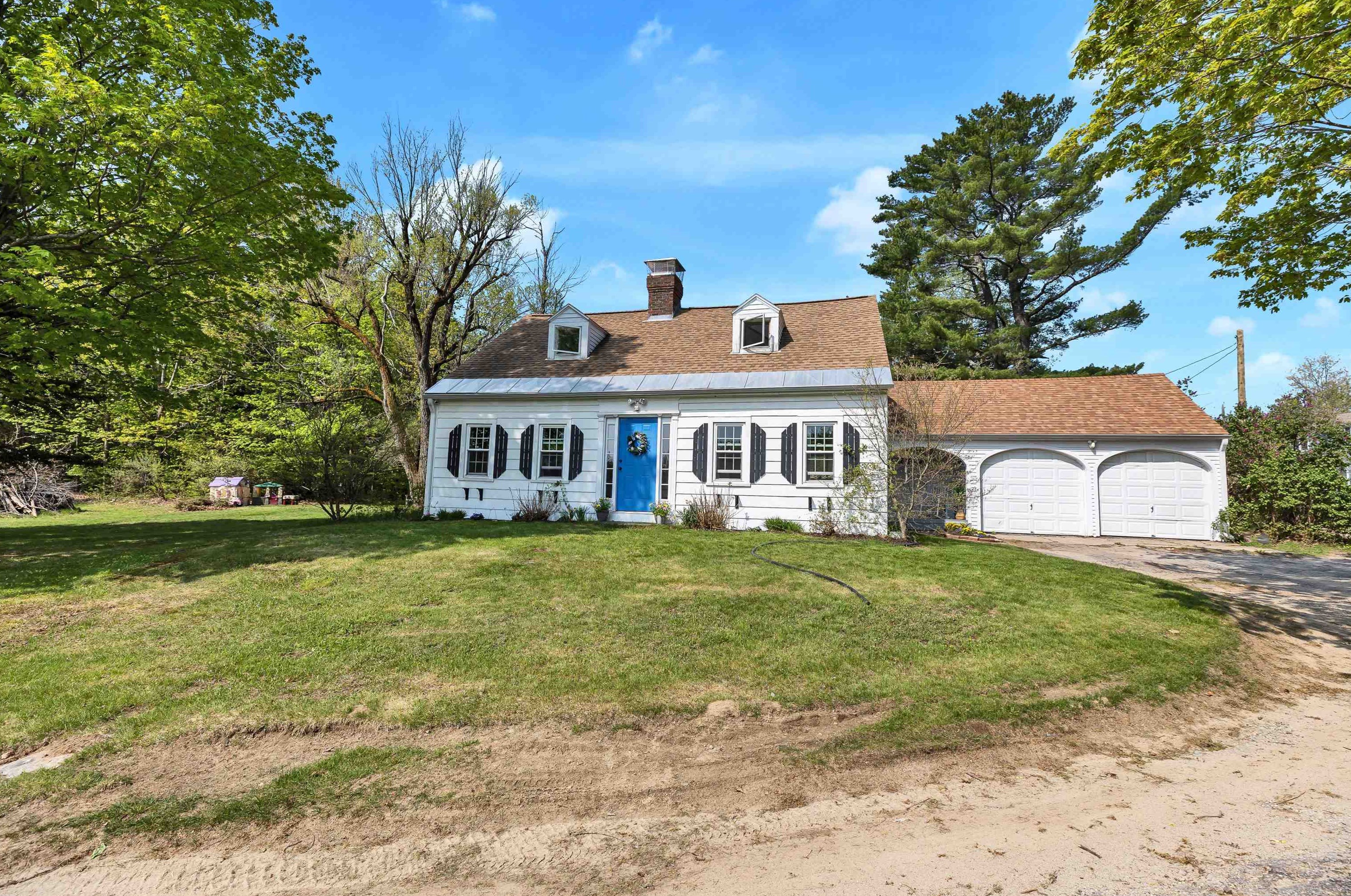14 Cemetery Rd, Mount Vernon, NH 03057