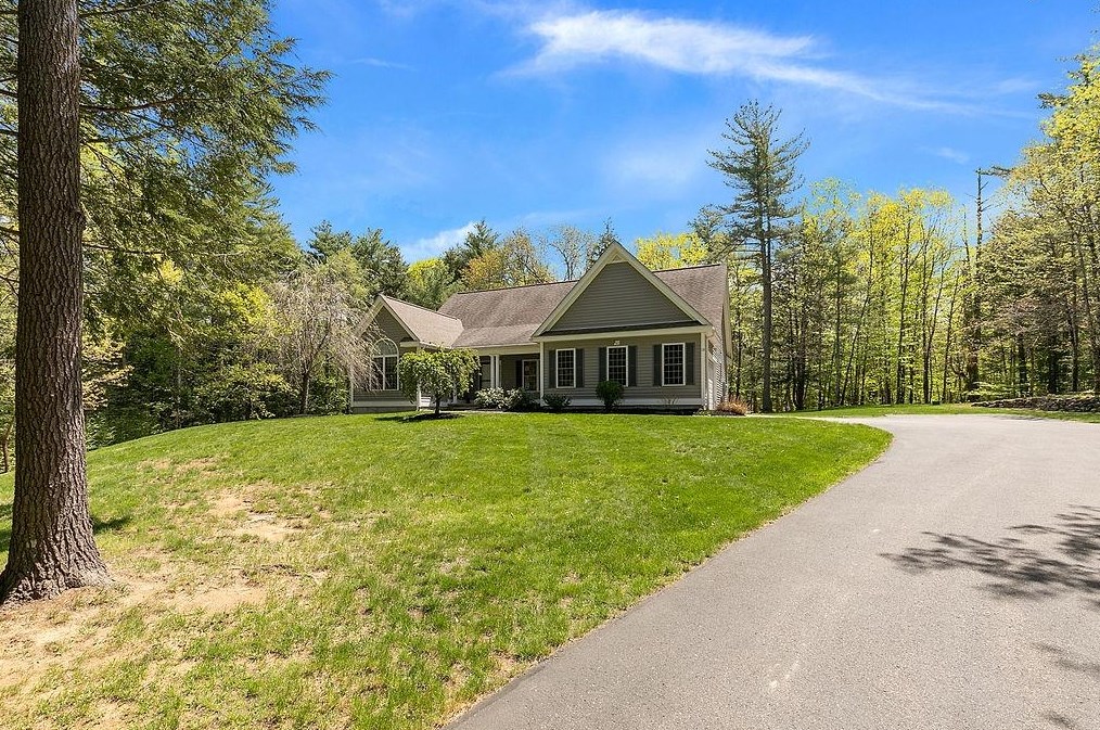 28 Molly Way, Epping, NH 03042