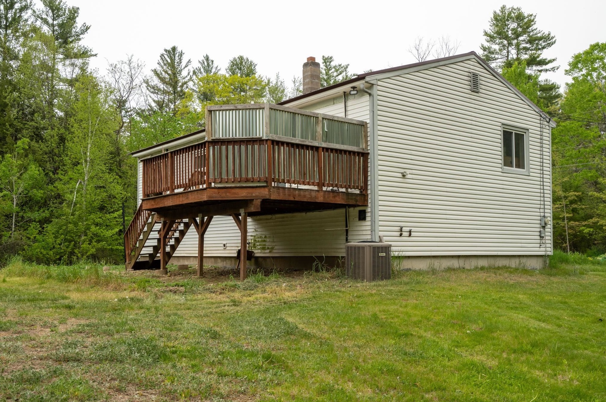 37 Als Dr, Weare, NH 03281