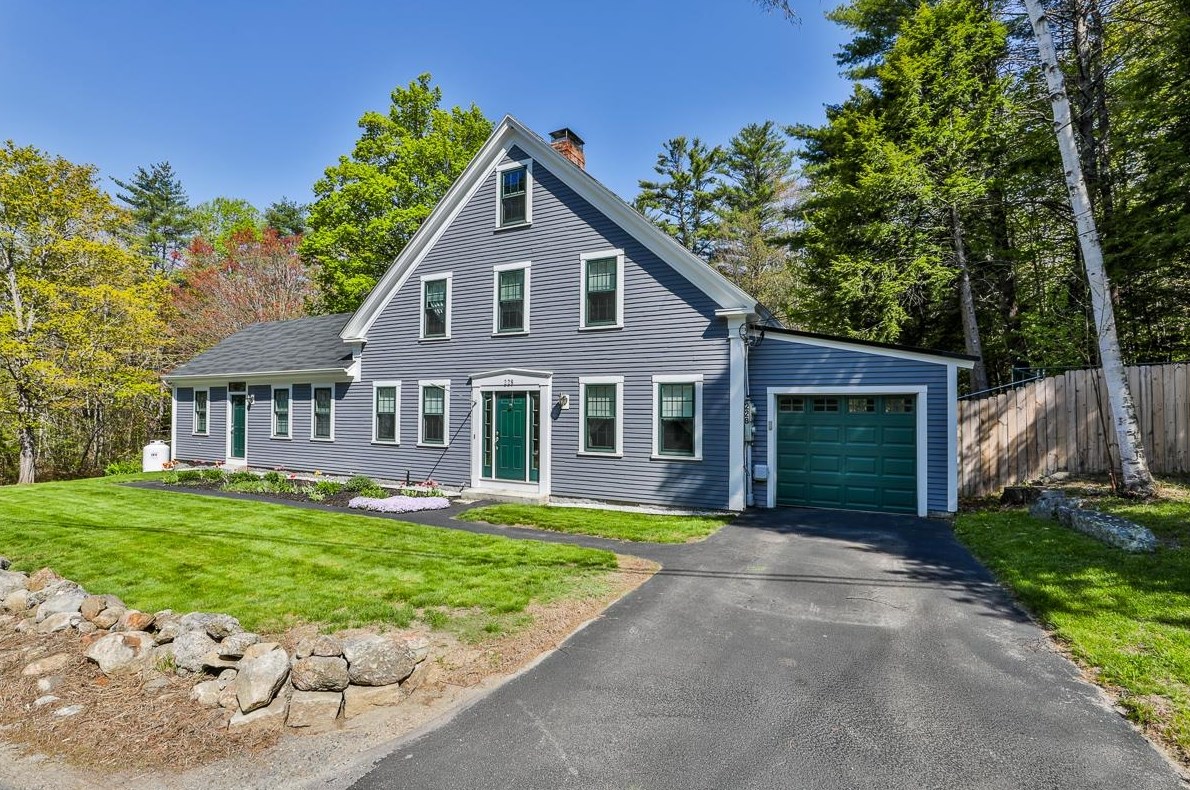 228 Bennington Rd, Hancock, NH 03449
