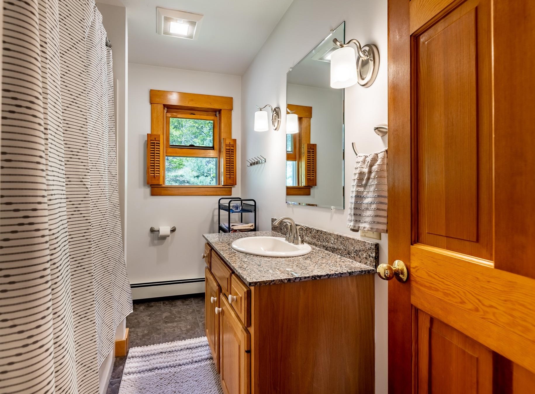 11 Hetzel Rd, Lebanon NH  03766-2313 exterior