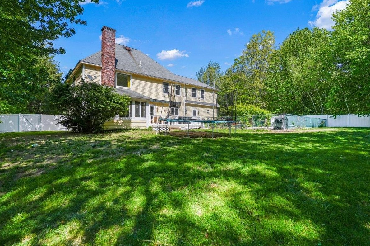 15 Longview Dr, Concord, NH 03304