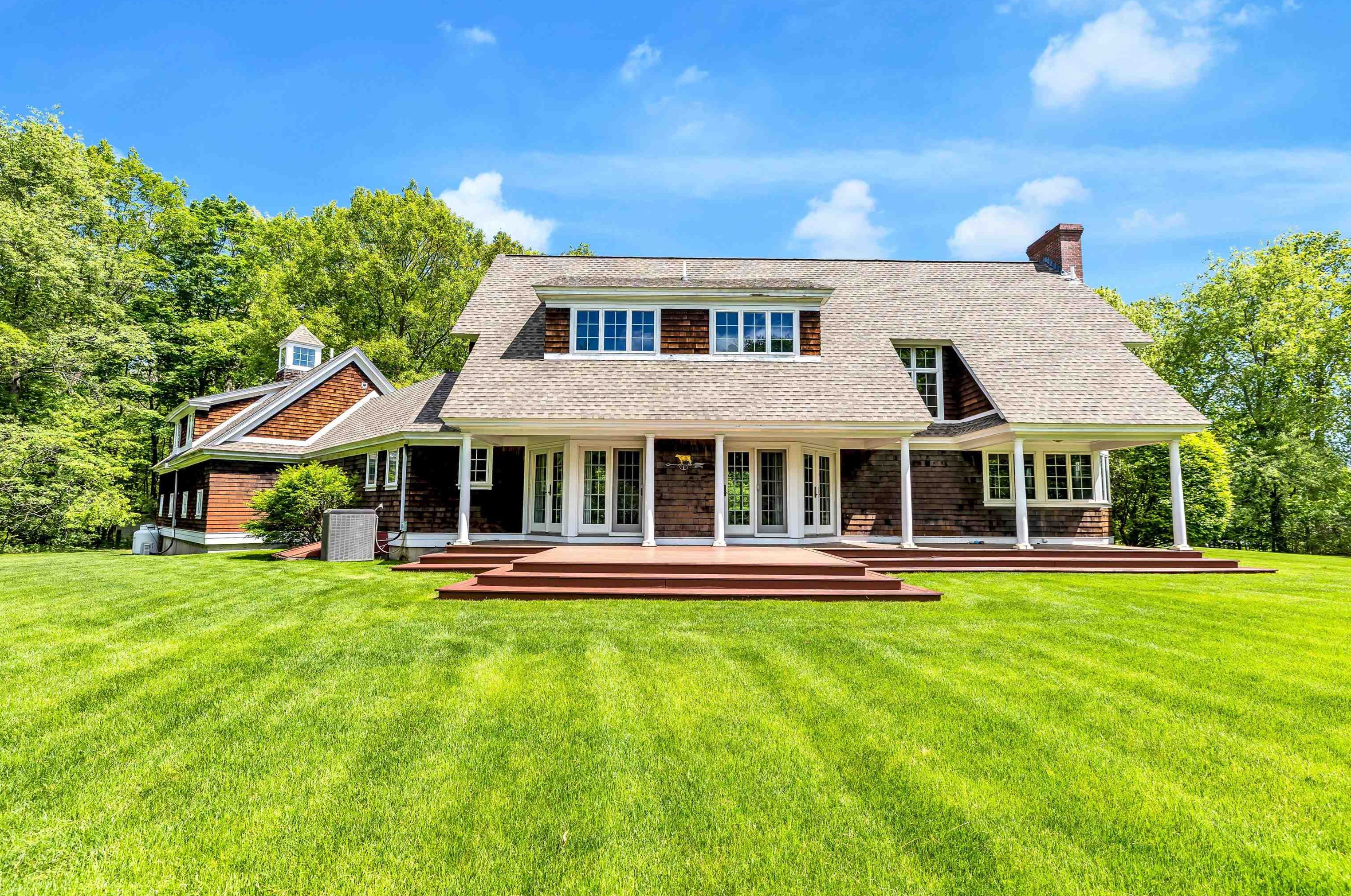 95 N Pepperell Rd, Hollis, NH 03049