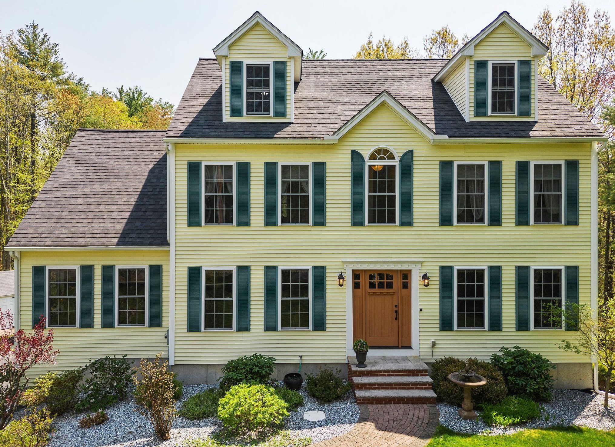 39 Whittier St, Newton, NH 03858