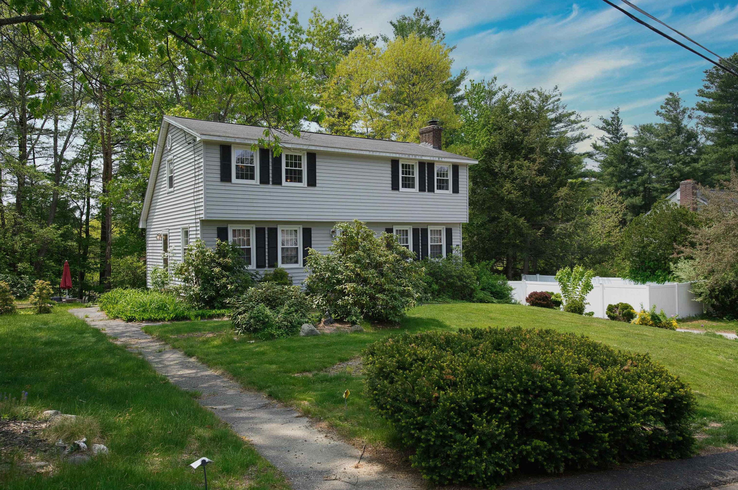 21 Monica Dr, Nashua, NH 03062