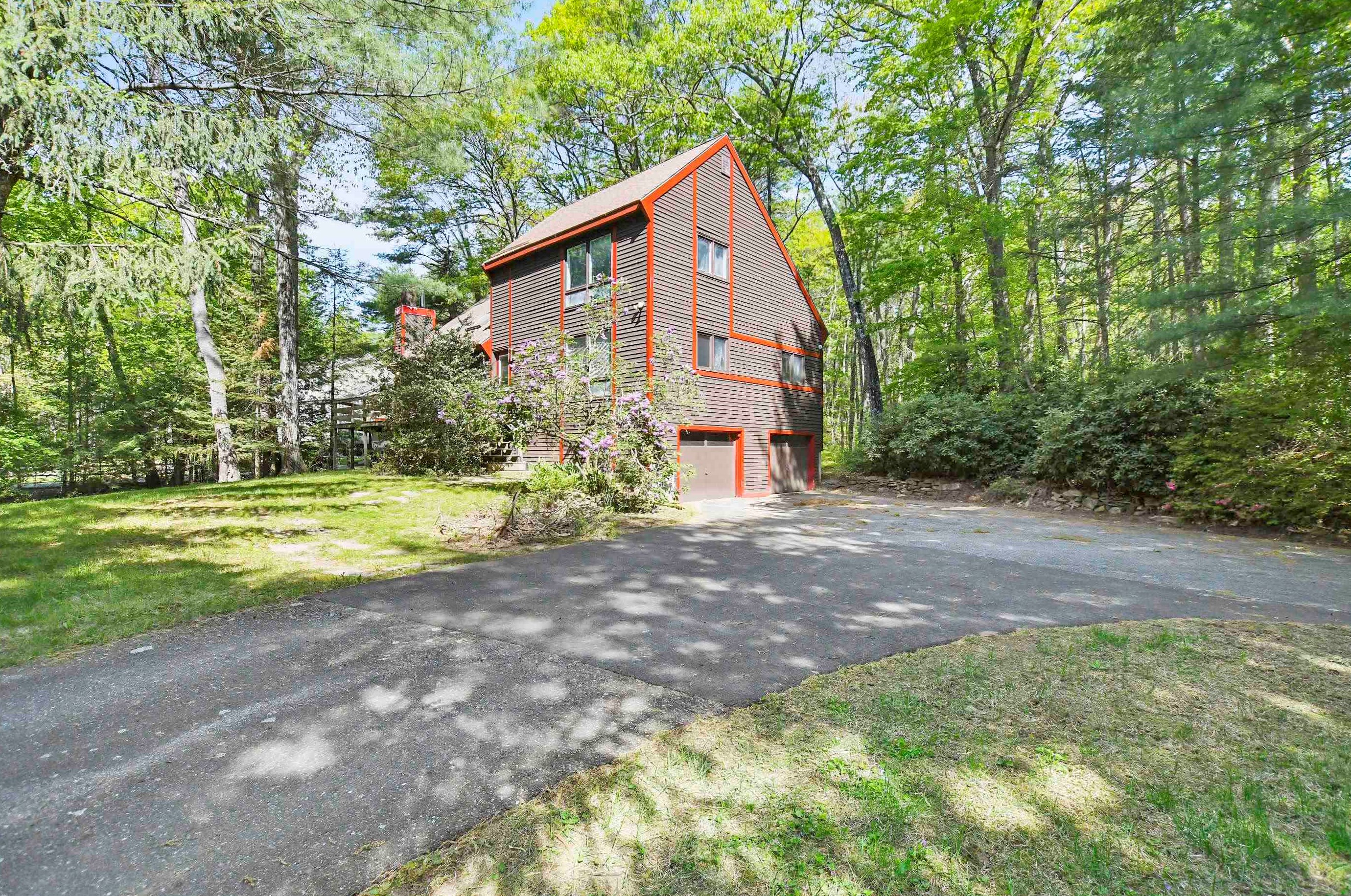 22 Windsor Blvd, Londonderry, NH 03053