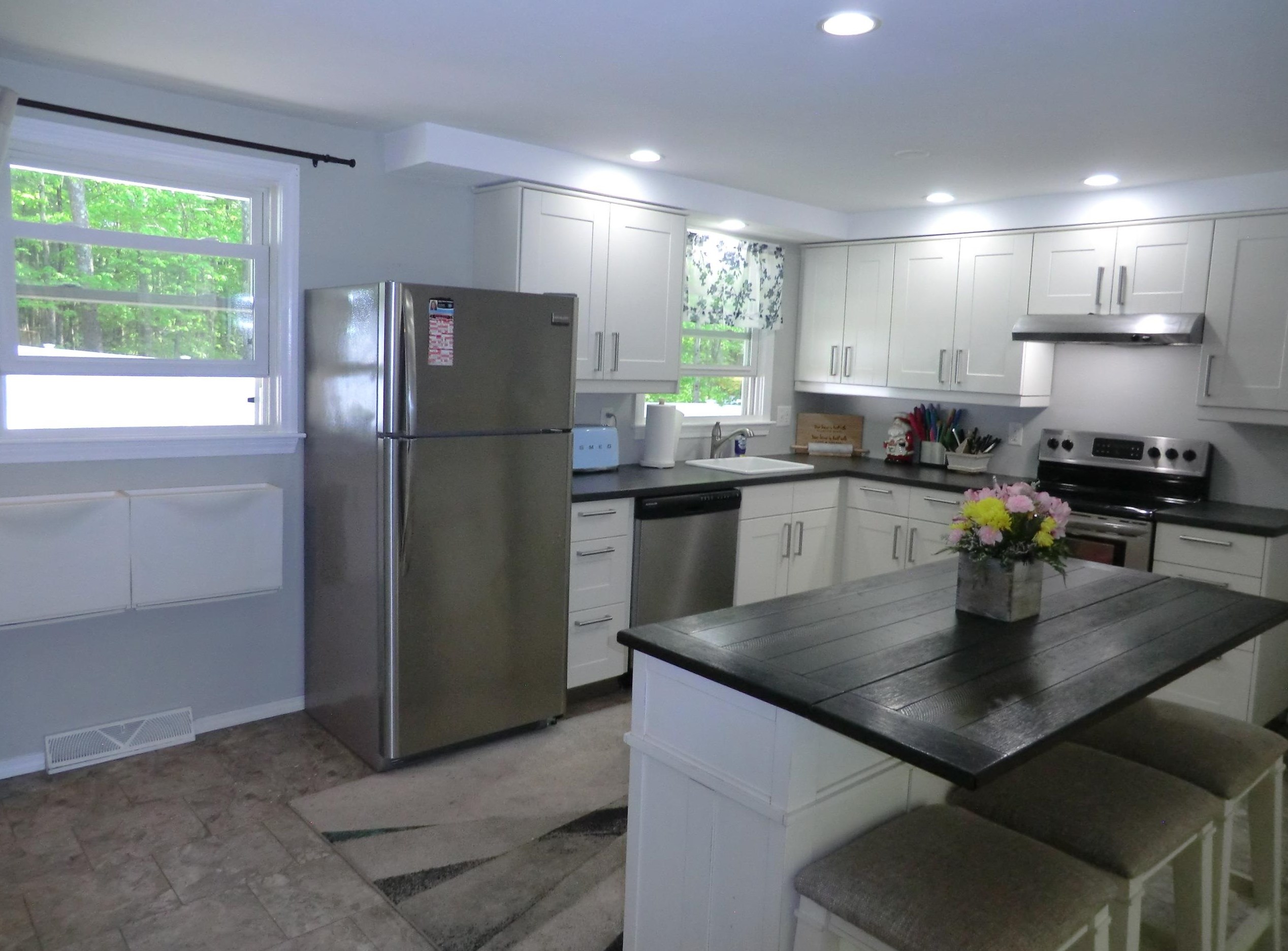 42 Country Club Ln, Merrimack NH  03054-2627 exterior