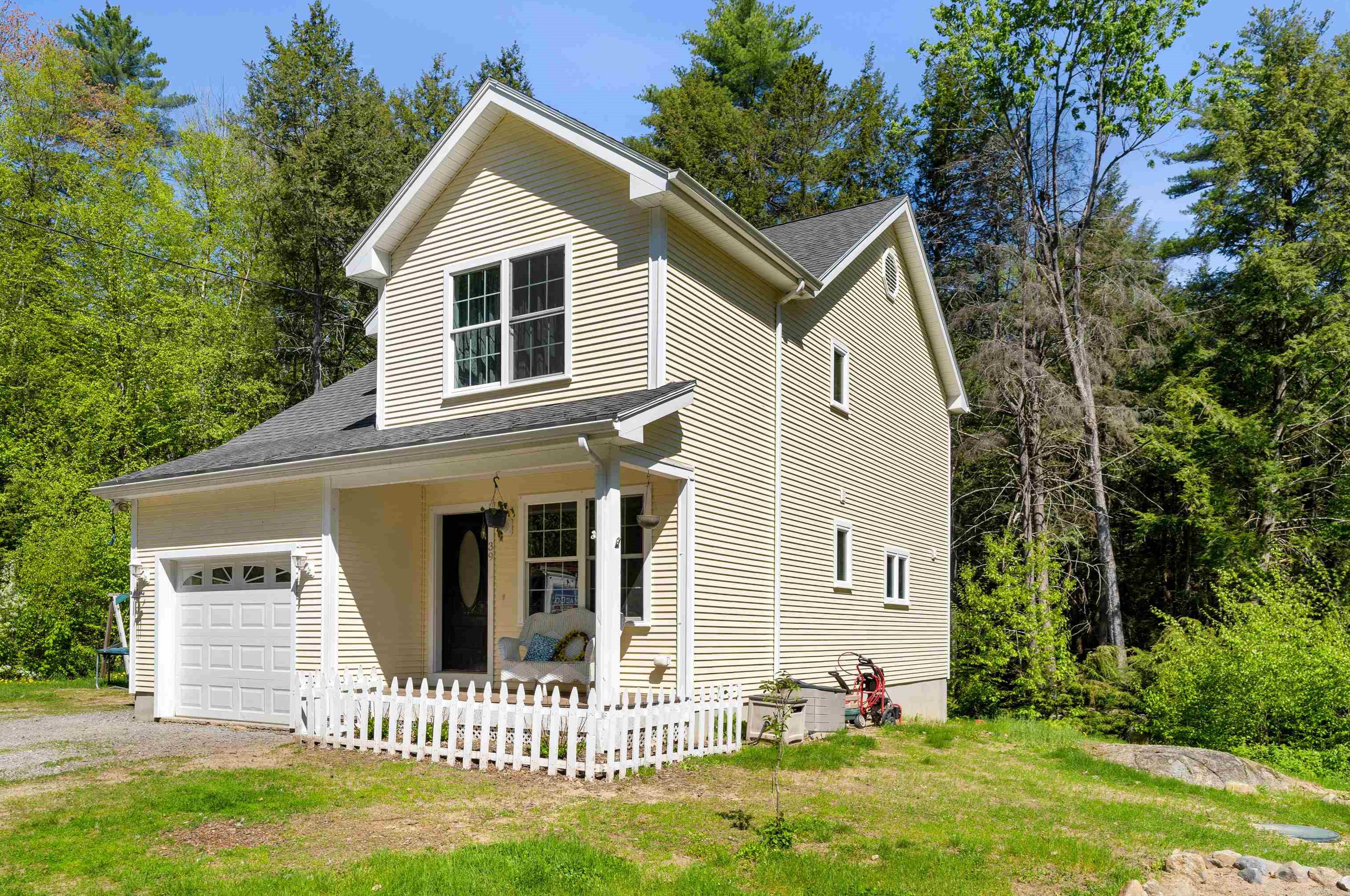 39 Branch Rd, Weare, NH 03281