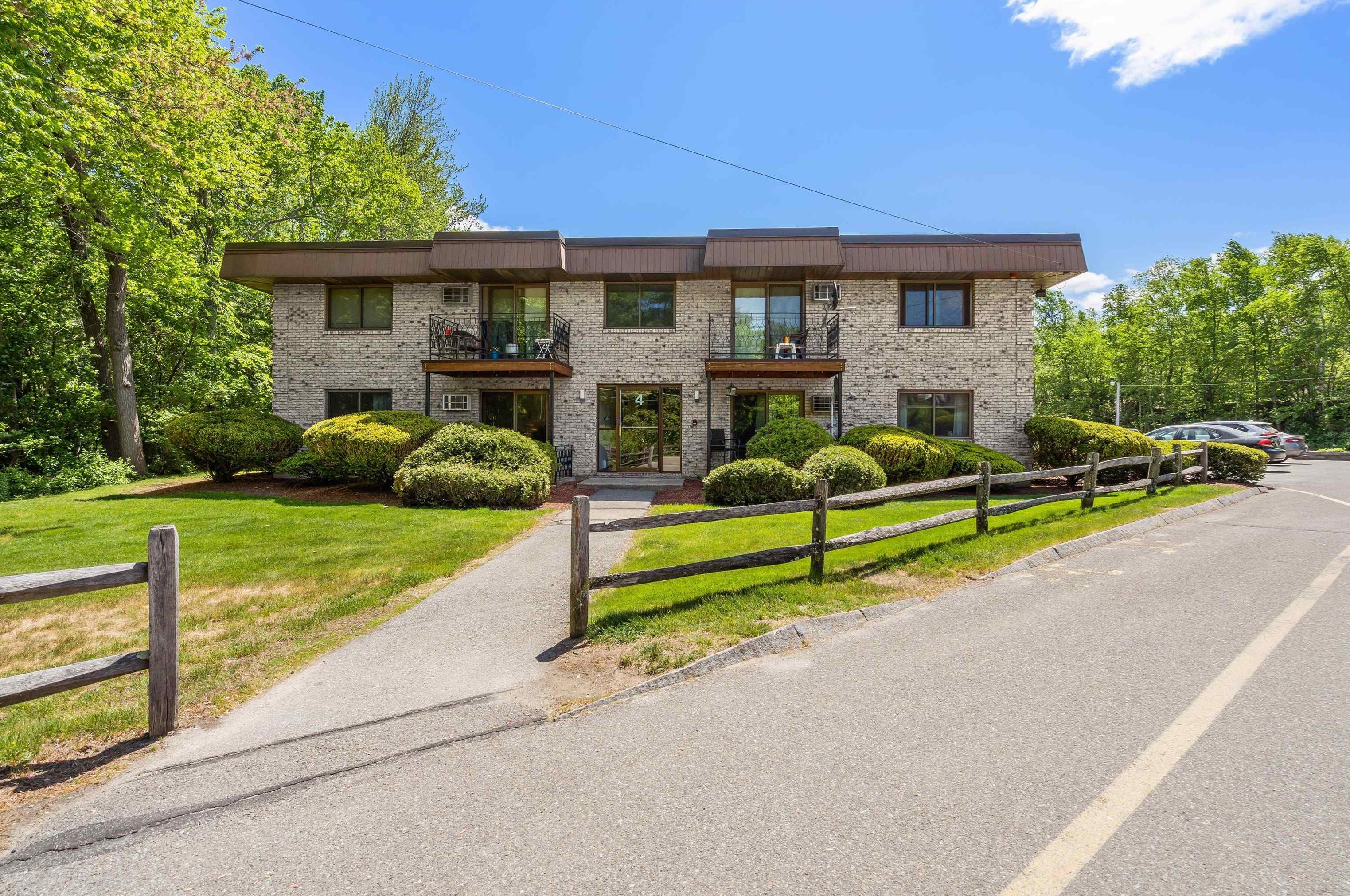4 Strawberry Bank Rd #16, Nashua, NH 03062