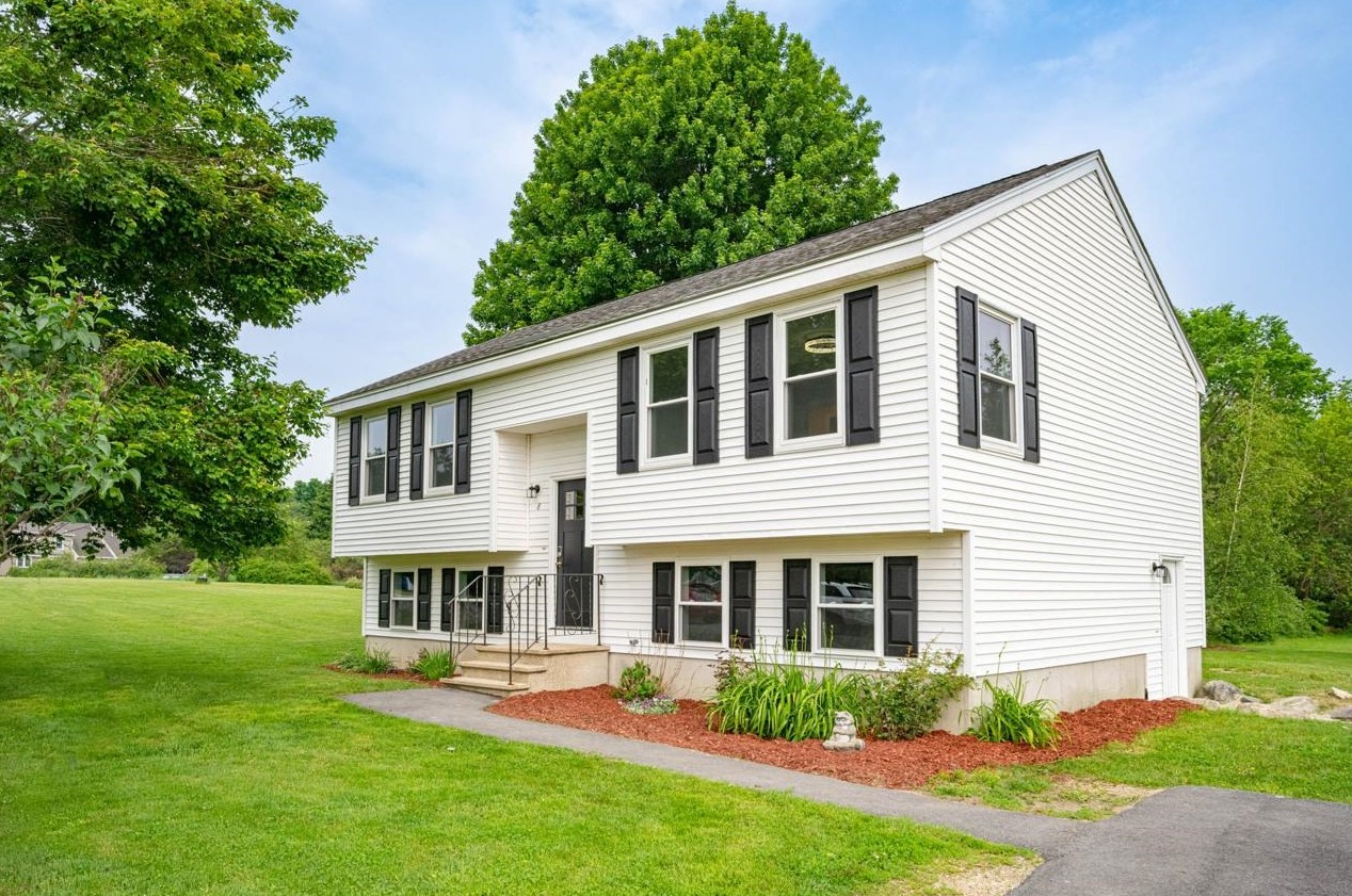 8 Cornerstone Dr, Dover, NH 03820